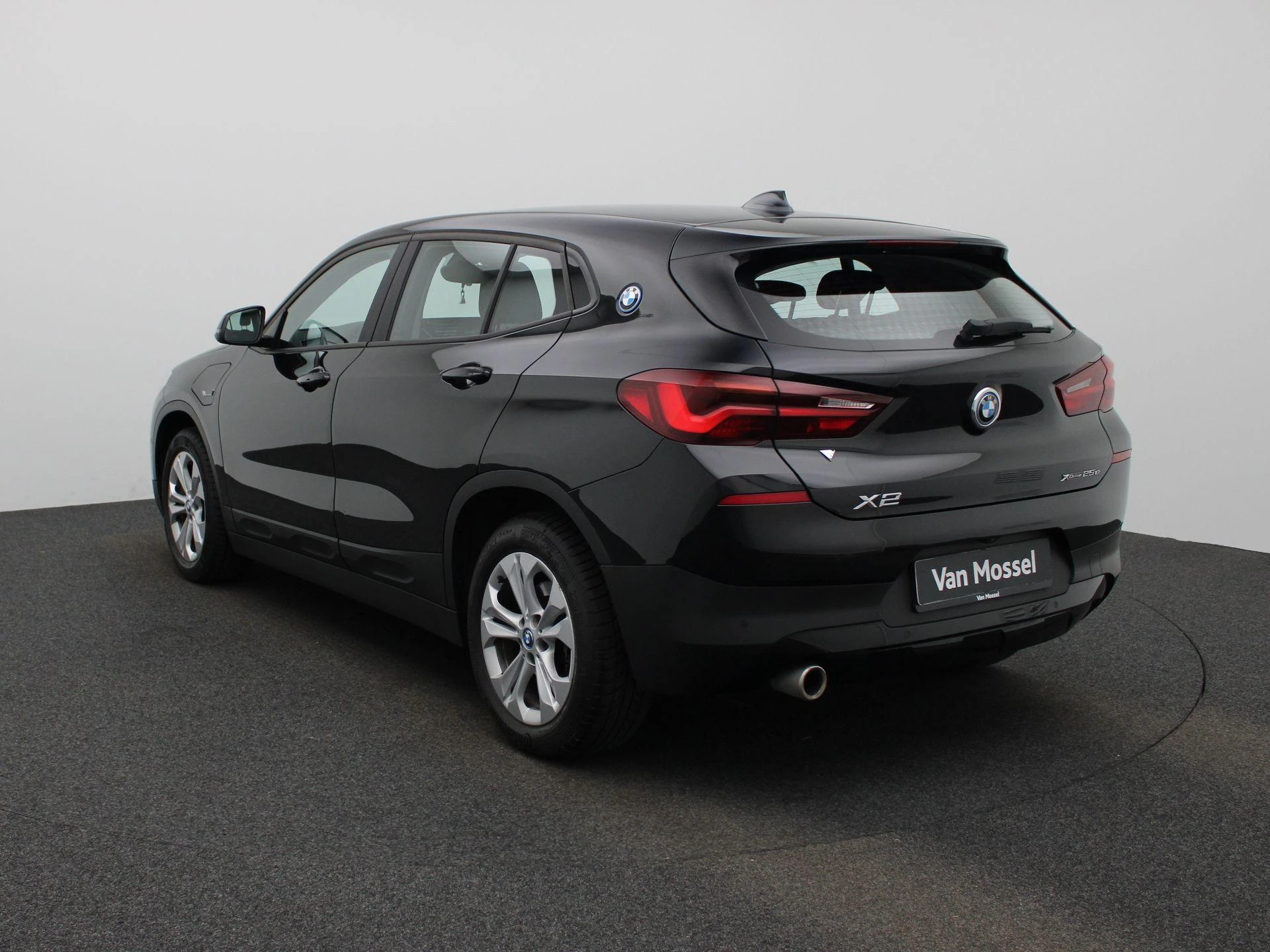 BMW X2 met kenteken 17100 – autofoto 3