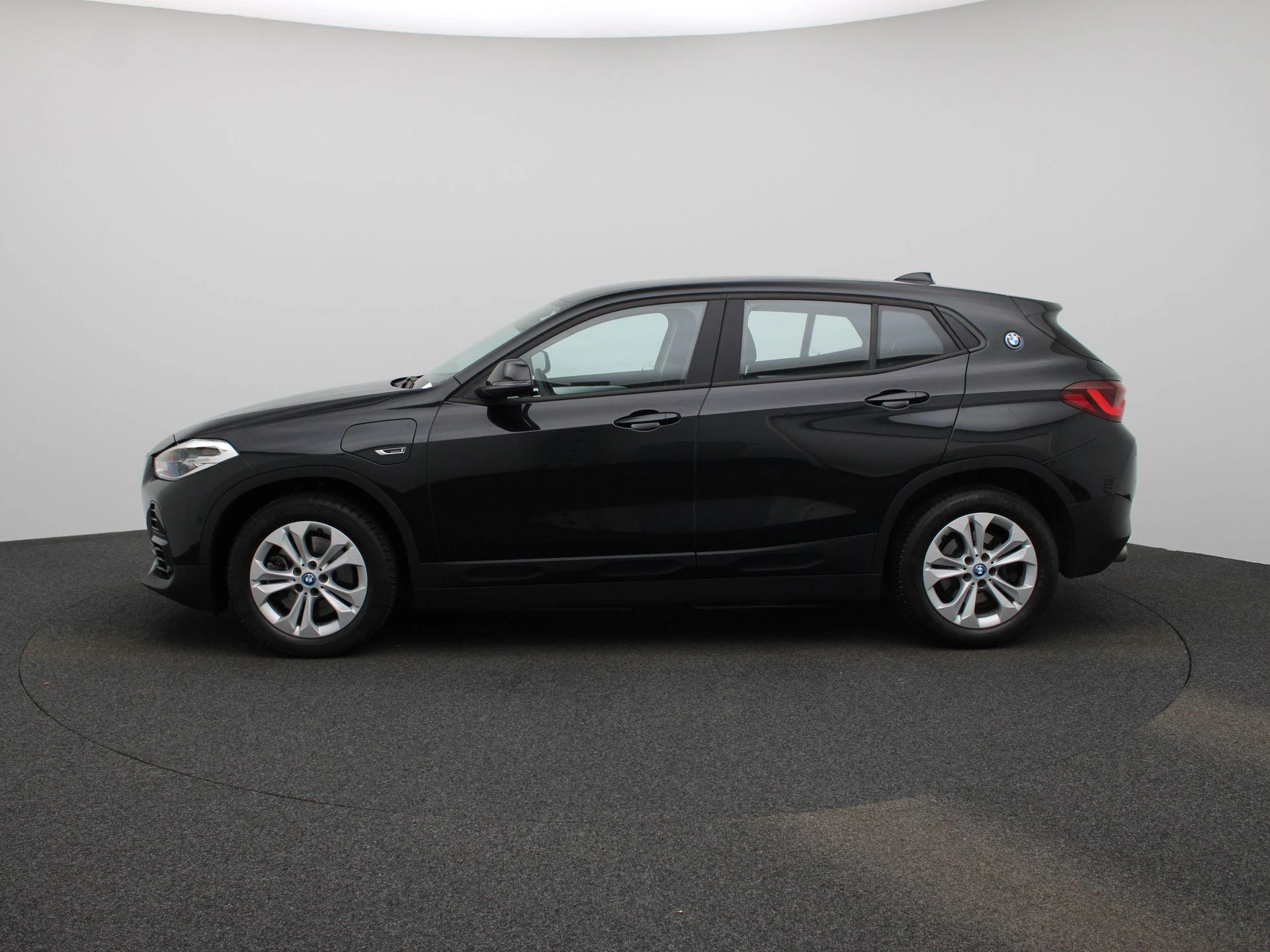 BMW X2 met kenteken 17100 – autofoto 5