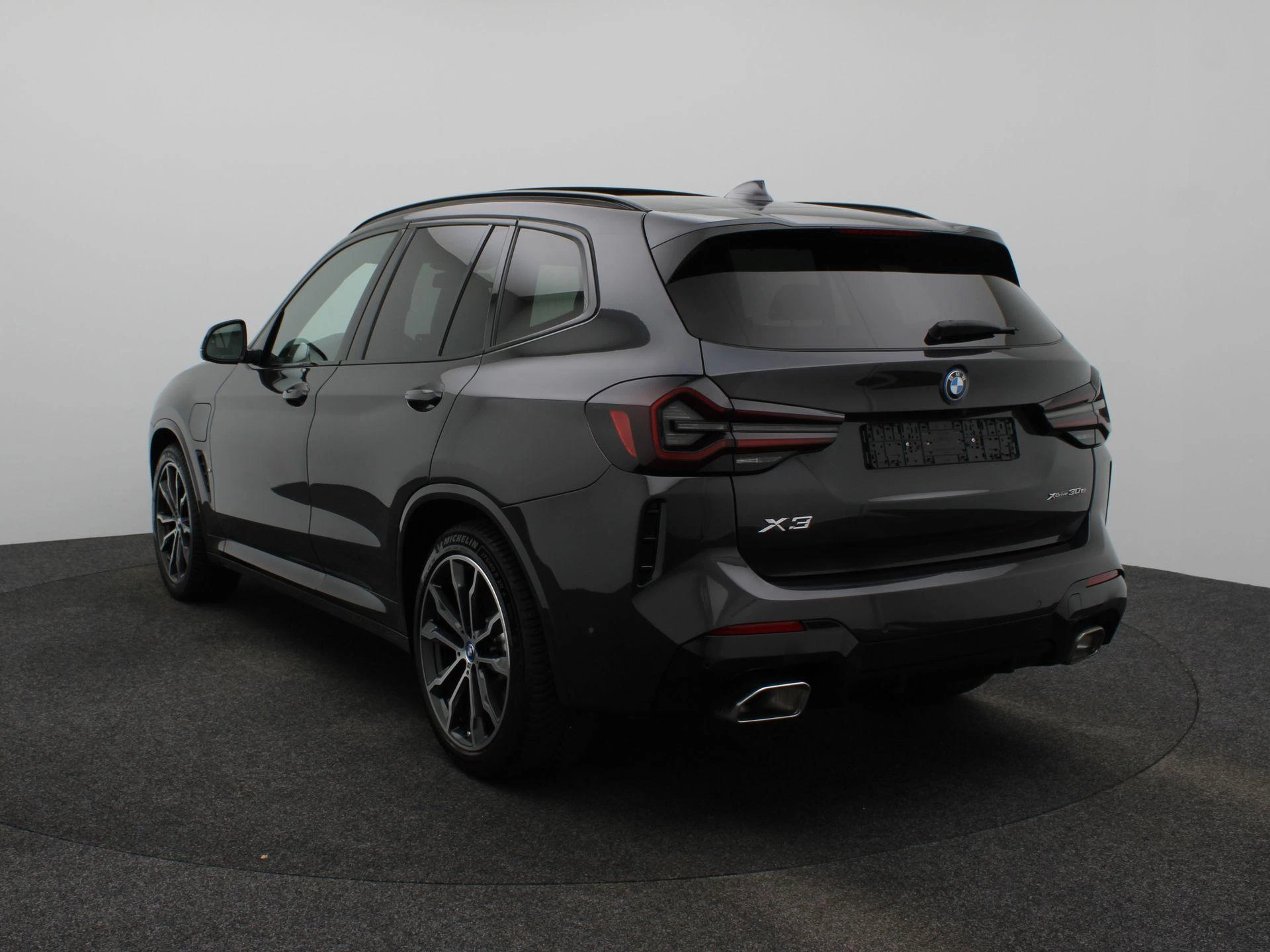 BMW X3 met kenteken 44 – autofoto 4