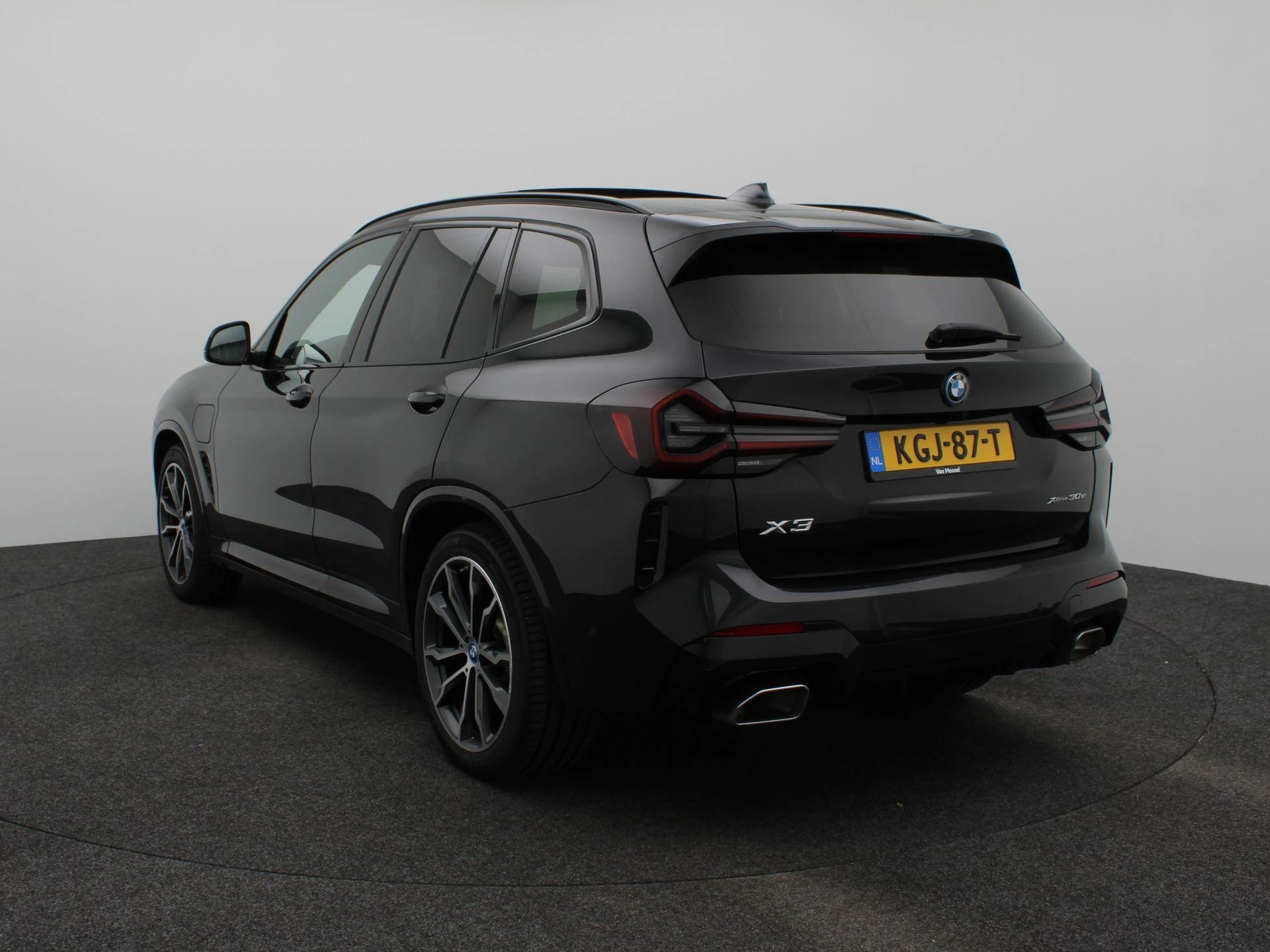 BMW X3 met kenteken 44 – autofoto 4