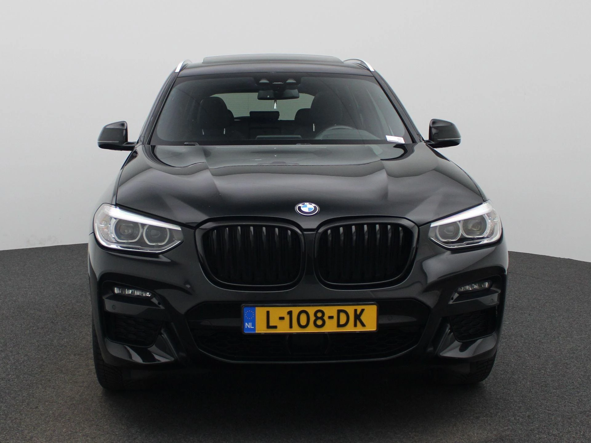 BMW X3 met kenteken 76100 – autofoto 4