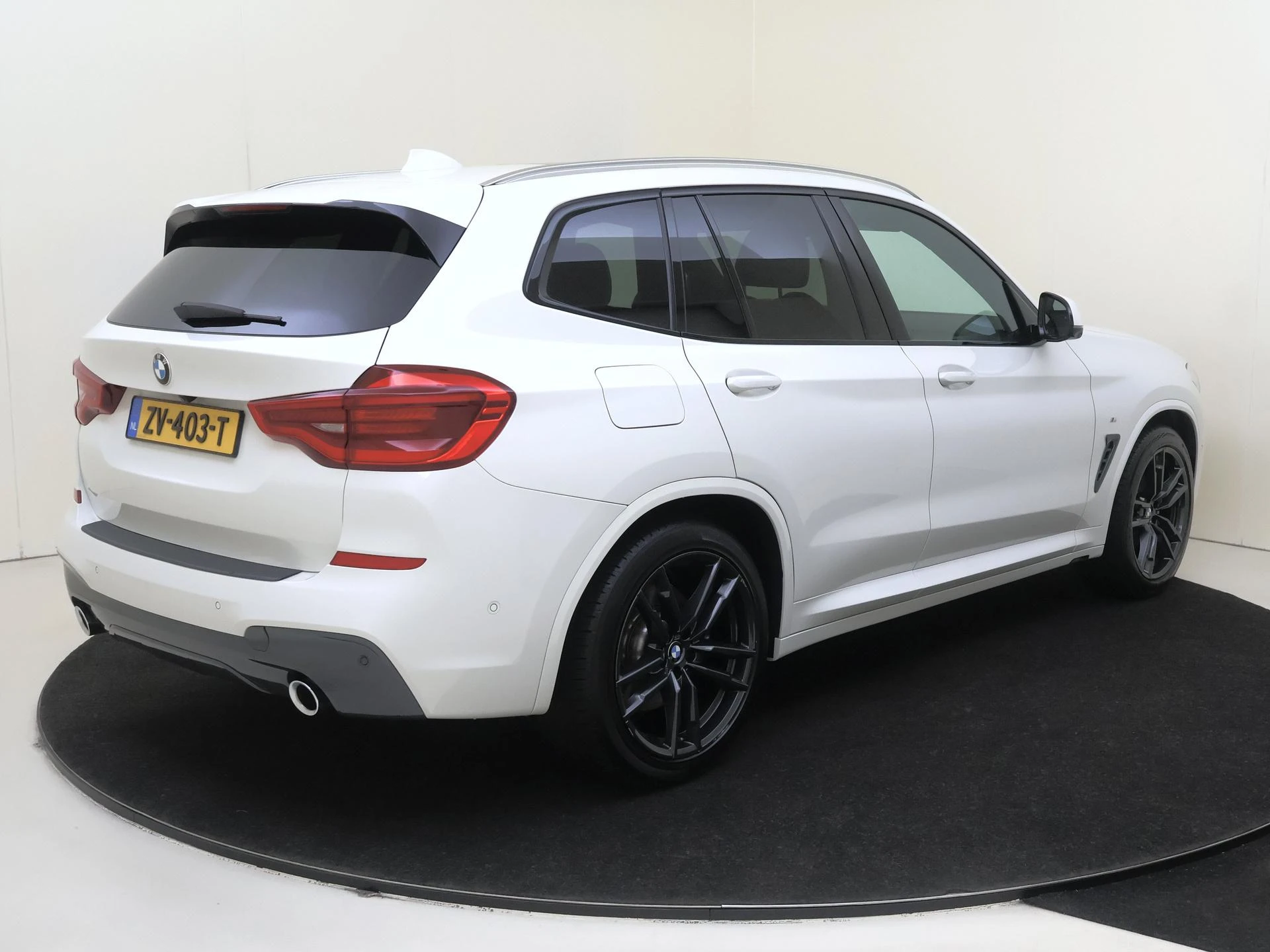 BMW X3 met kenteken 84100 – autofoto 5