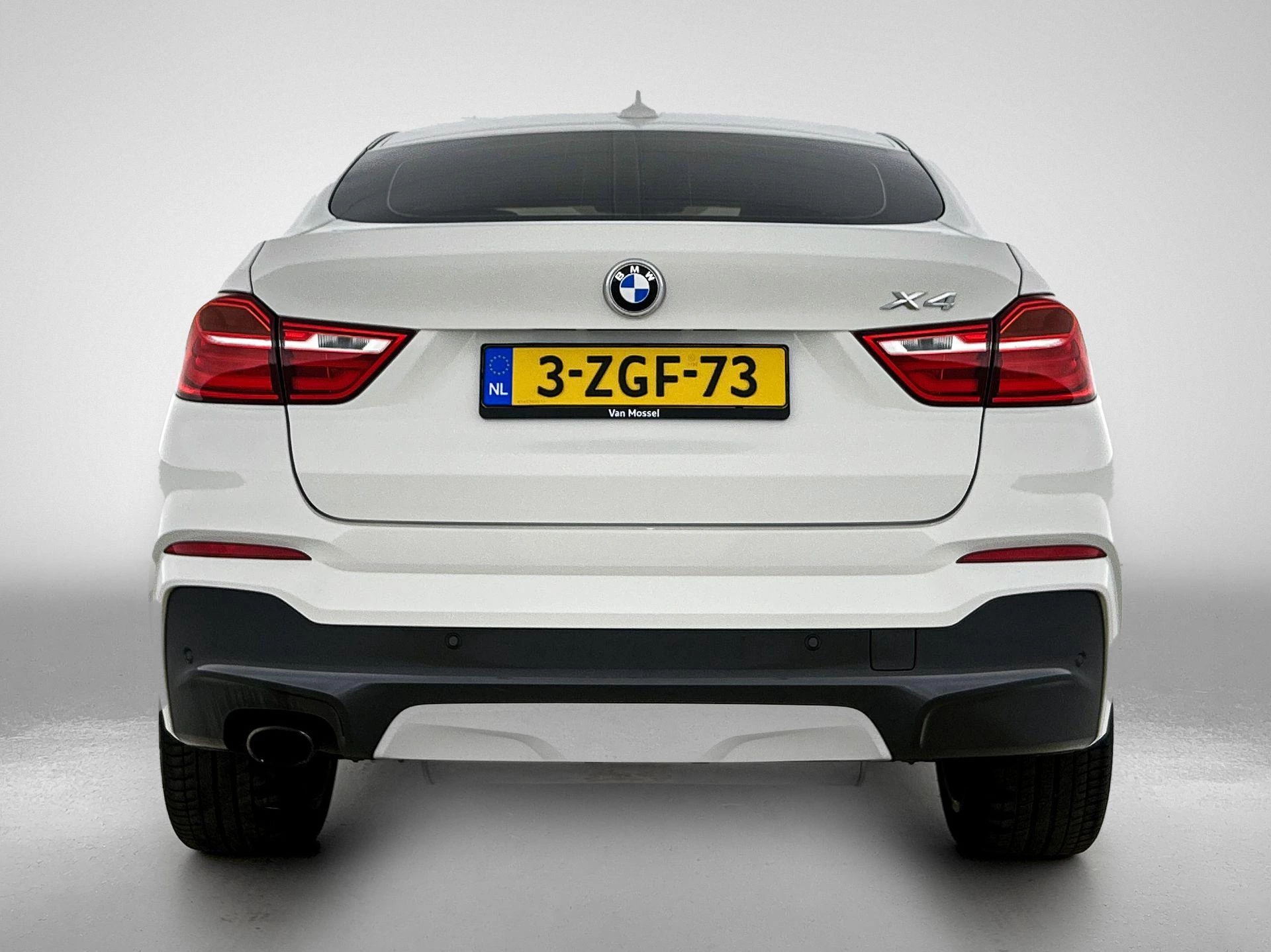 BMW X4 met kenteken 72100 – autofoto 5