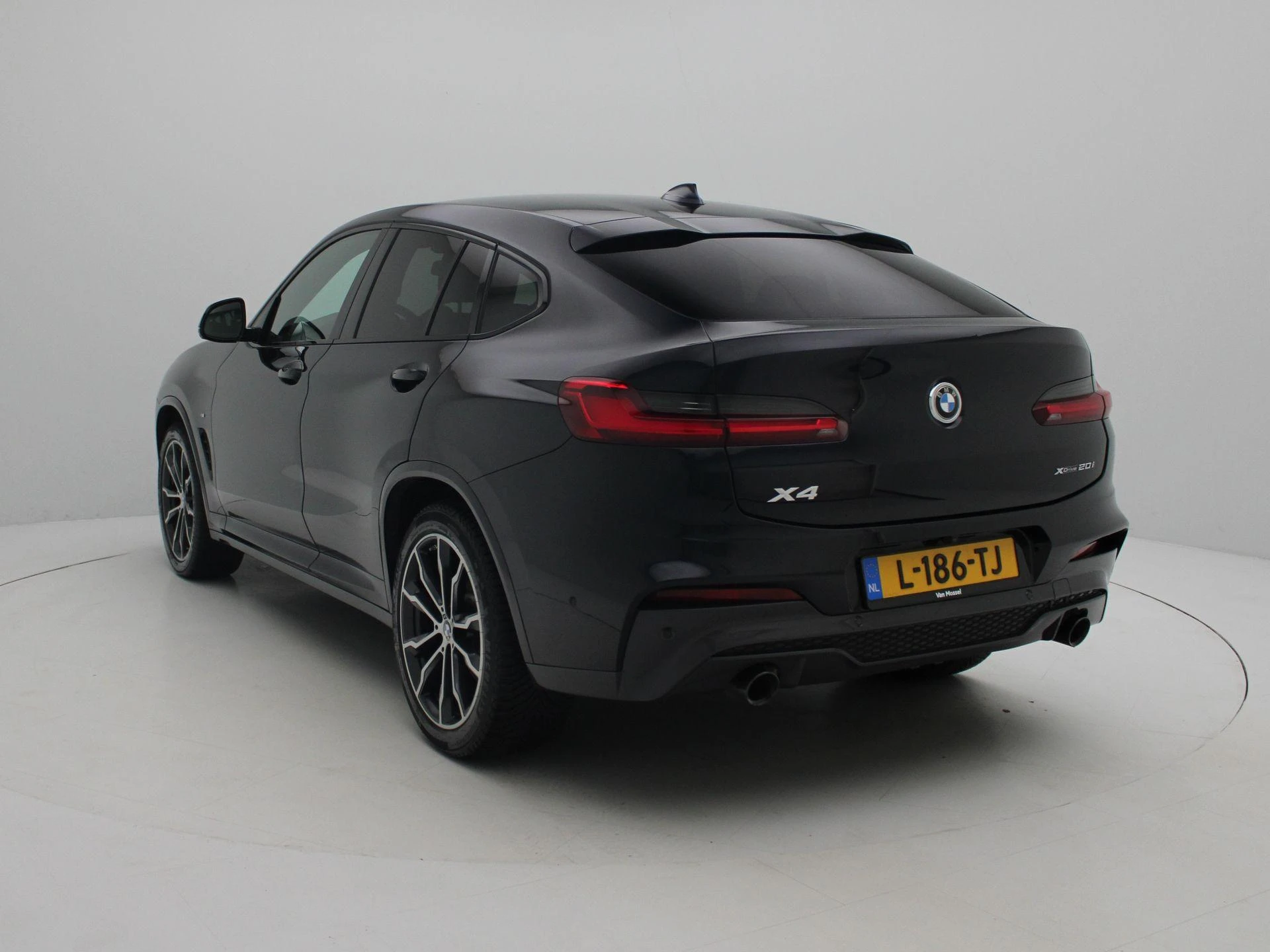 BMW X4 met kenteken L-186-TJ – autofoto 4