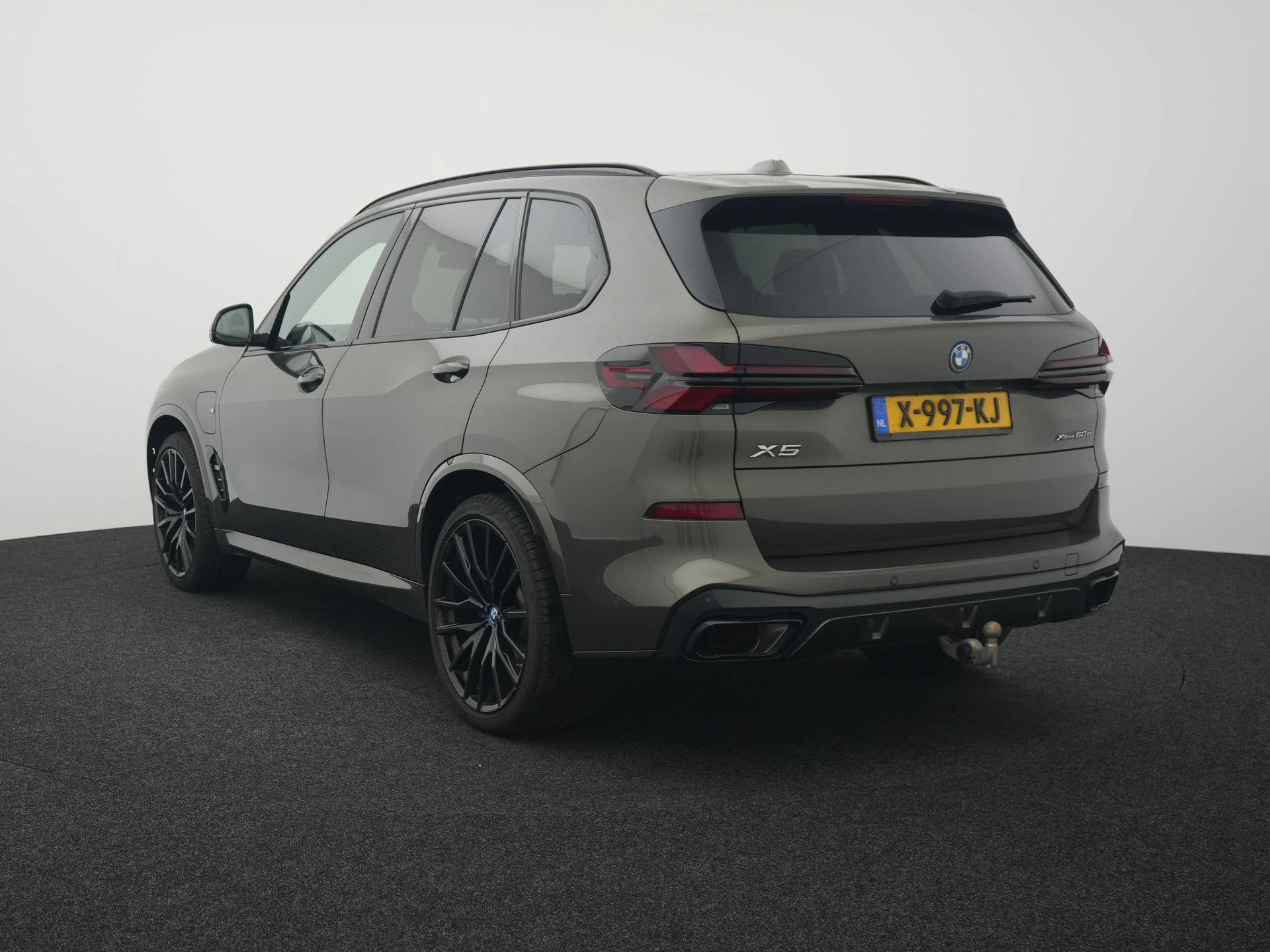 BMW X5 met kenteken 08100 – autofoto 3