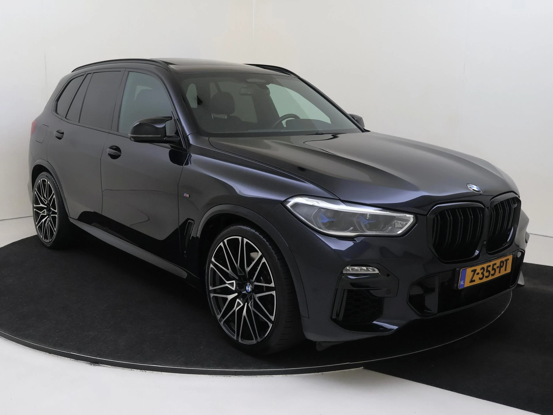 BMW X5 met kenteken Z-355-PT – autofoto 4