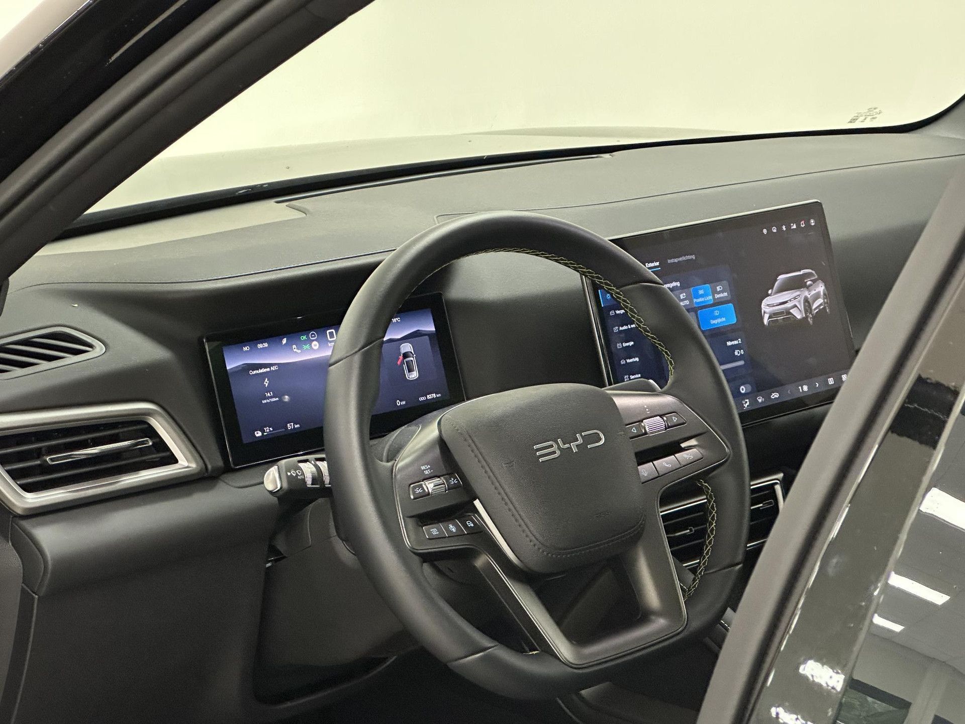 BYD ATTO2 met kenteken KBJ-01-X – autofoto 3