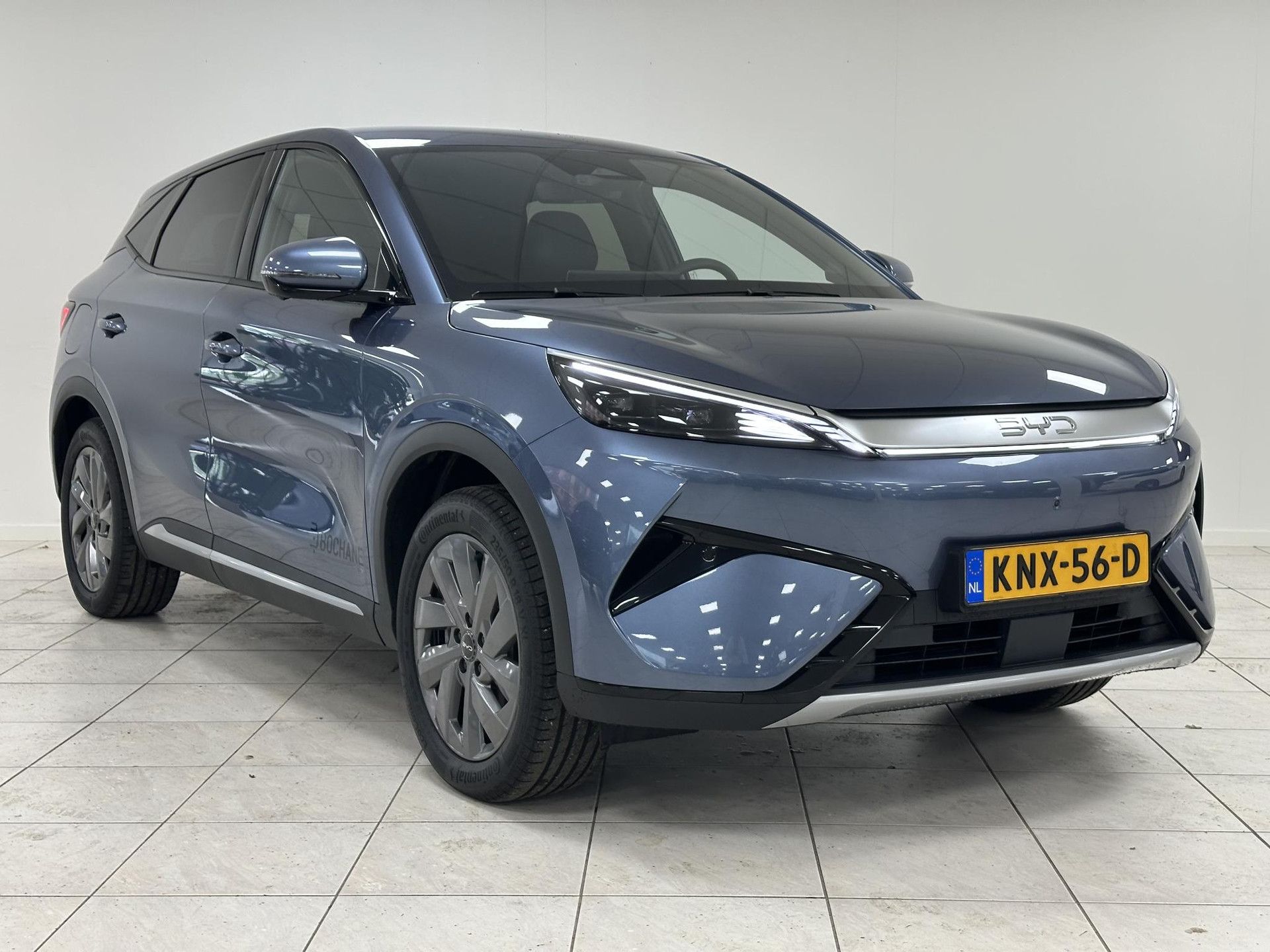BYD ATTO3 met kenteken KNX-56-D – autofoto 5