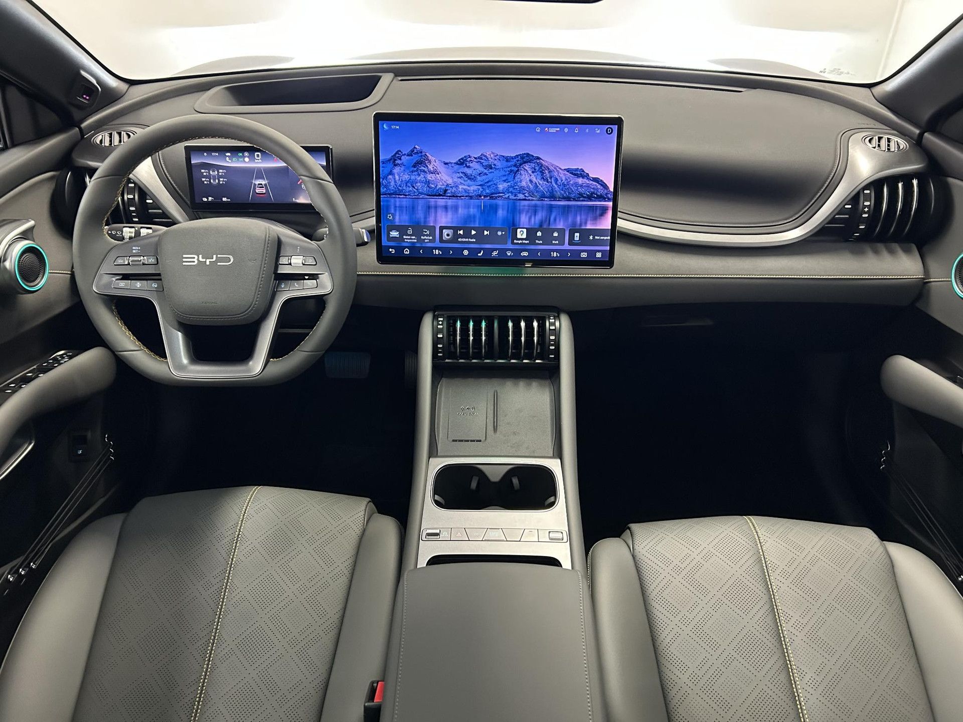 BYD ATTO3 met kenteken KZG-40-G – autofoto 3