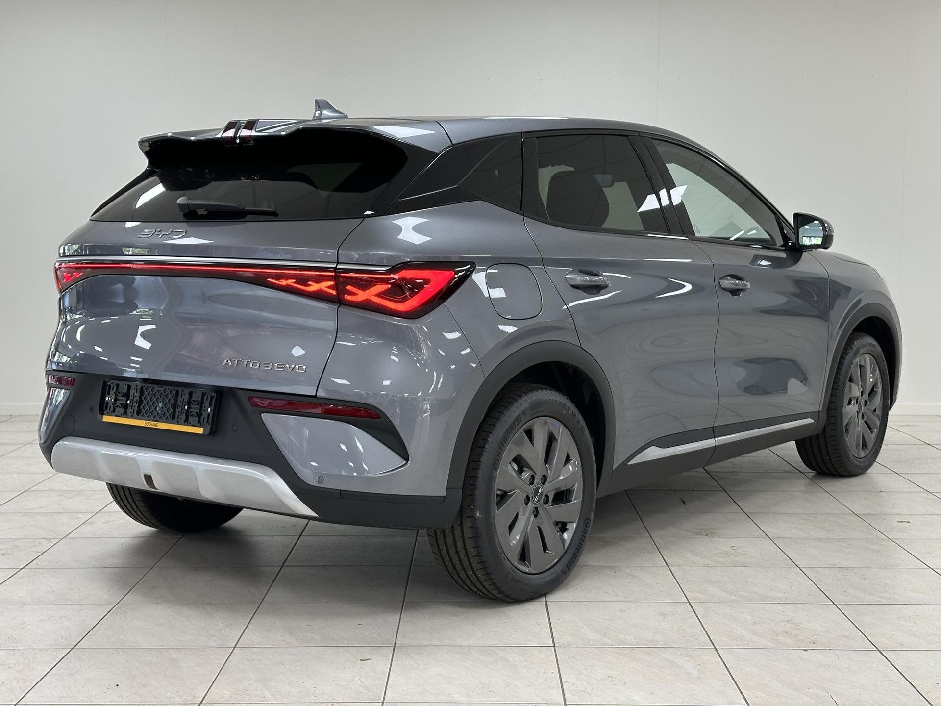 BYD ATTO3 met kenteken KZL-57-P – autofoto 2