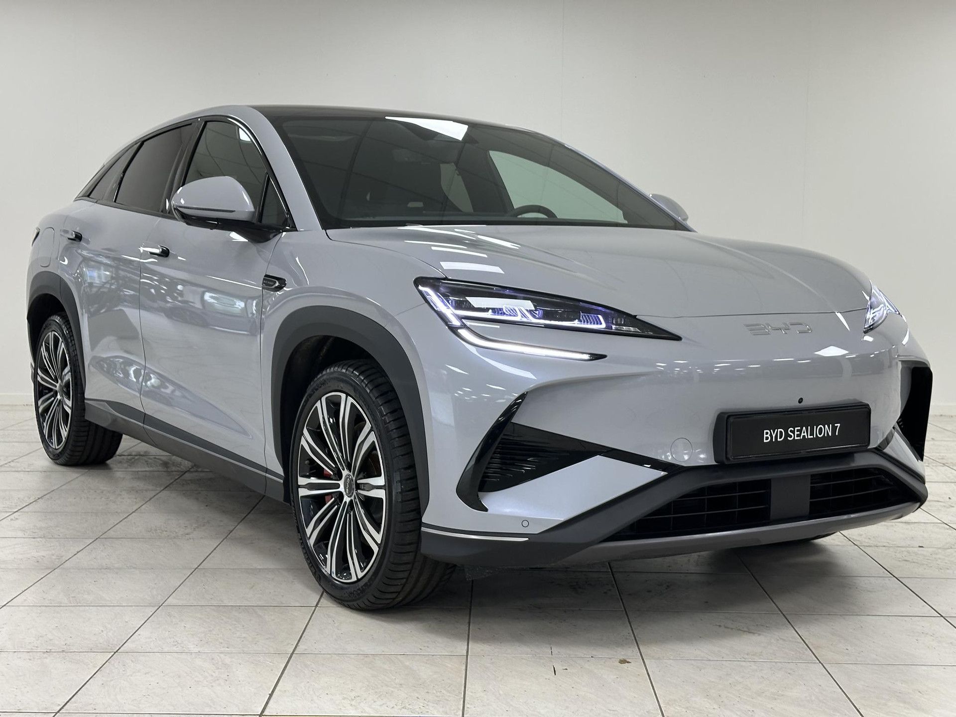 BYD SEALION – autofoto 5