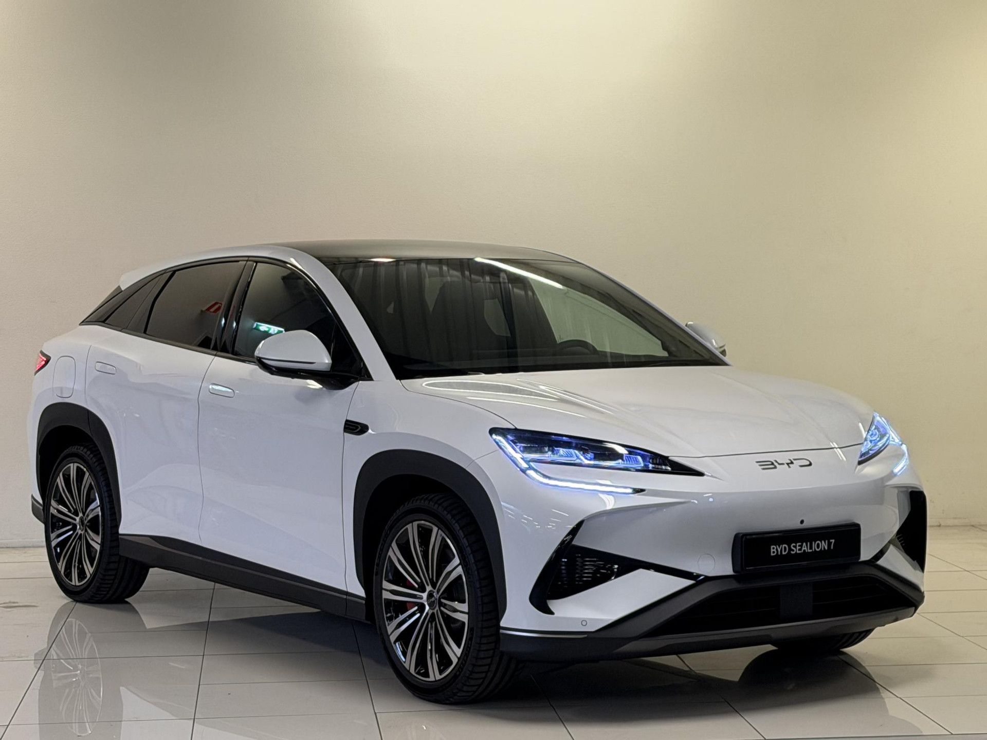 BYD SEALION met kenteken KXB-13-T – autofoto 5