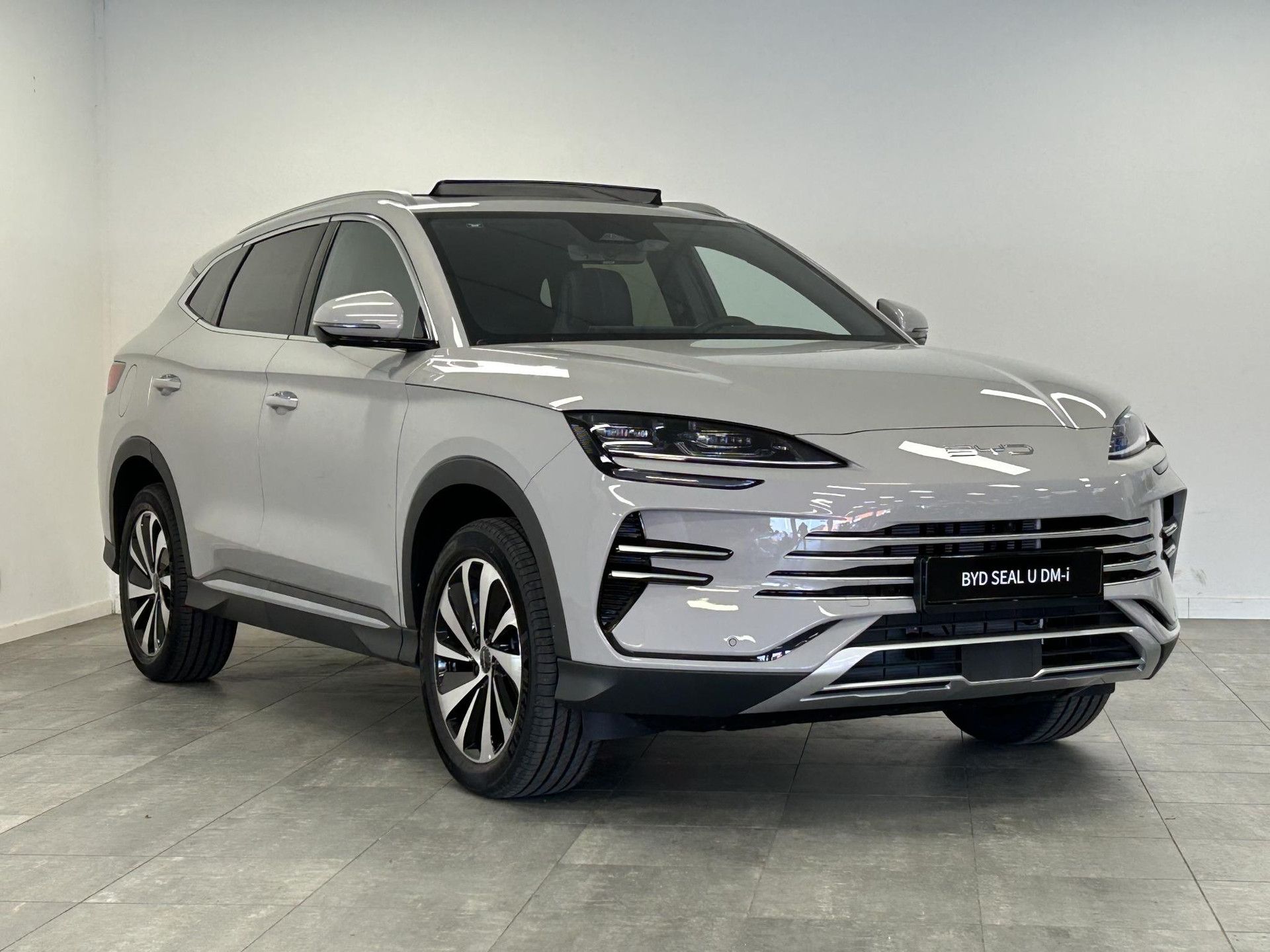 BYD SEALU – autofoto 5