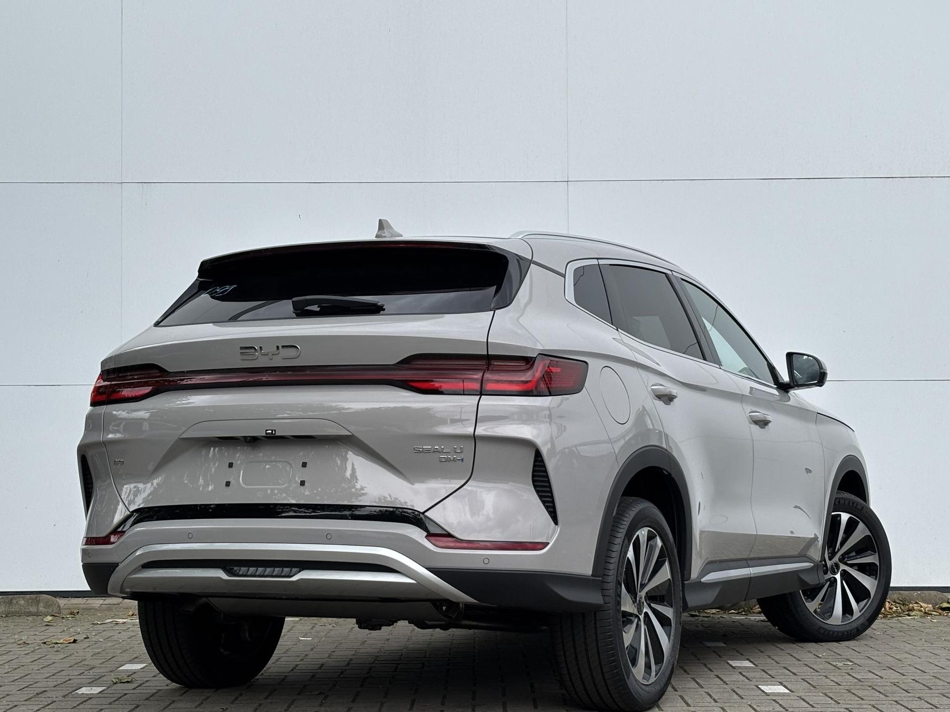 BYD SEALU met kenteken KNT-48-F – autofoto 2