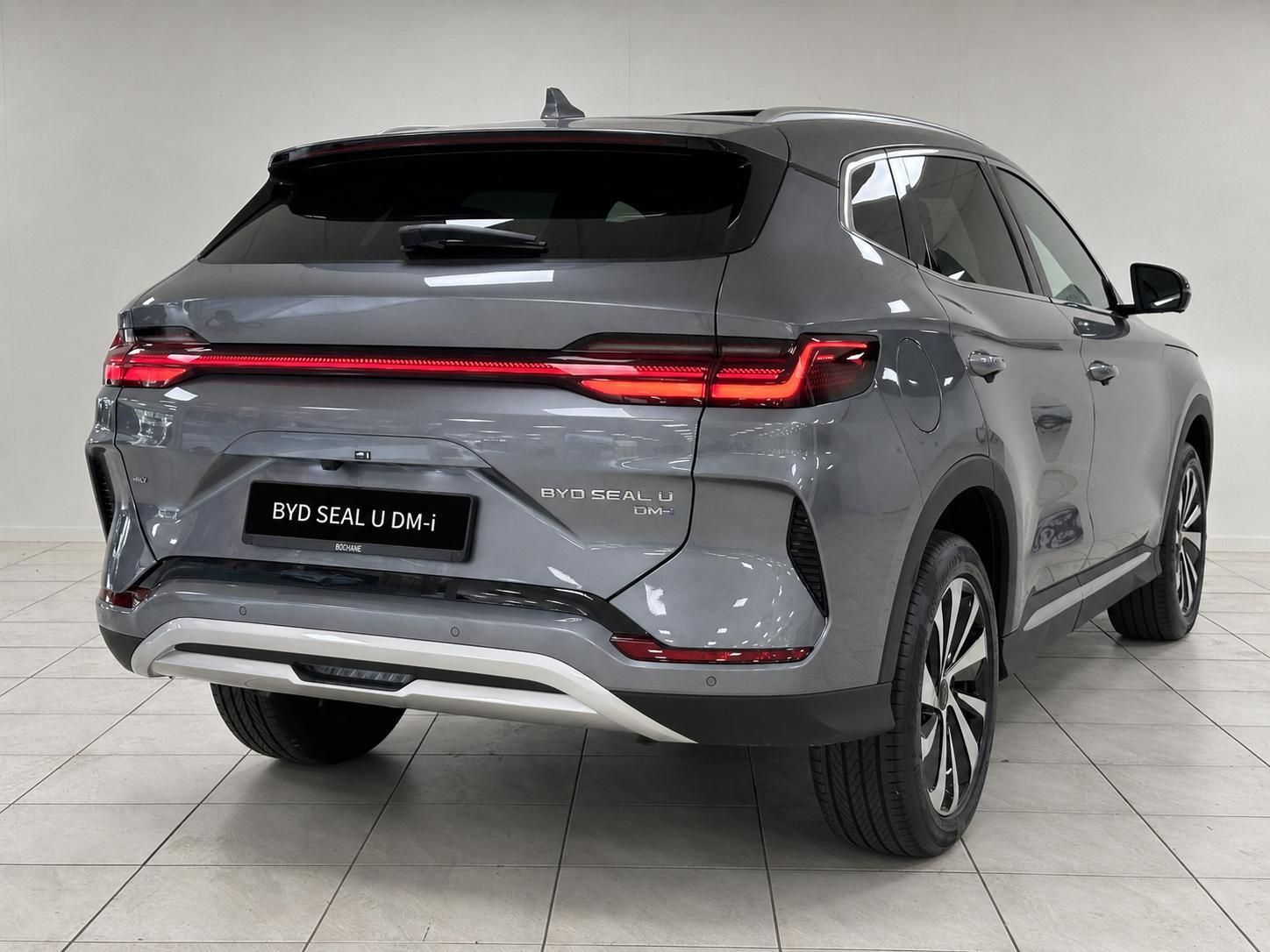 BYD SEALU met kenteken KZL-09-P – autofoto 2