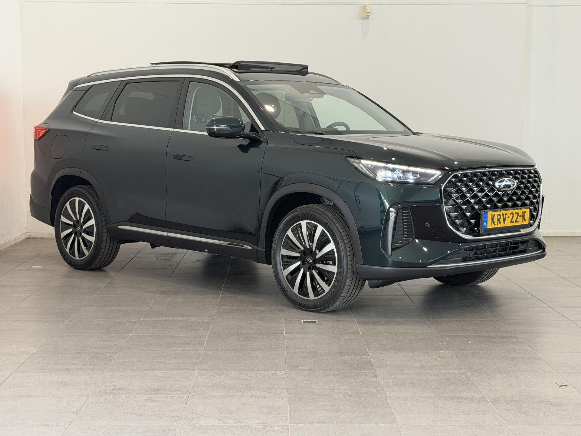 Chery TIGGO8 met kenteken KRV-22-K – autofoto 5