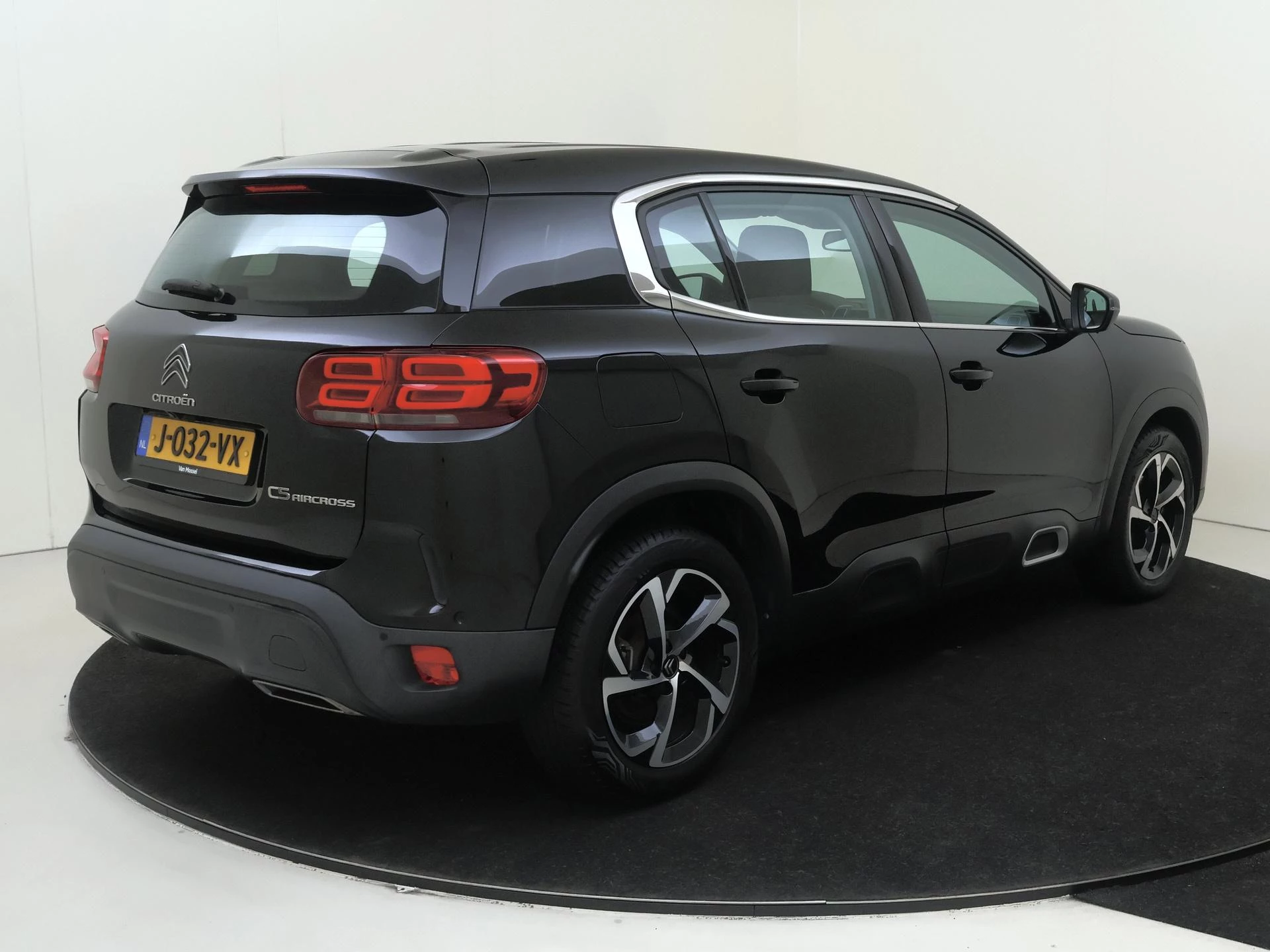 Citroën C5Aircross met kenteken 61100 – autofoto 5