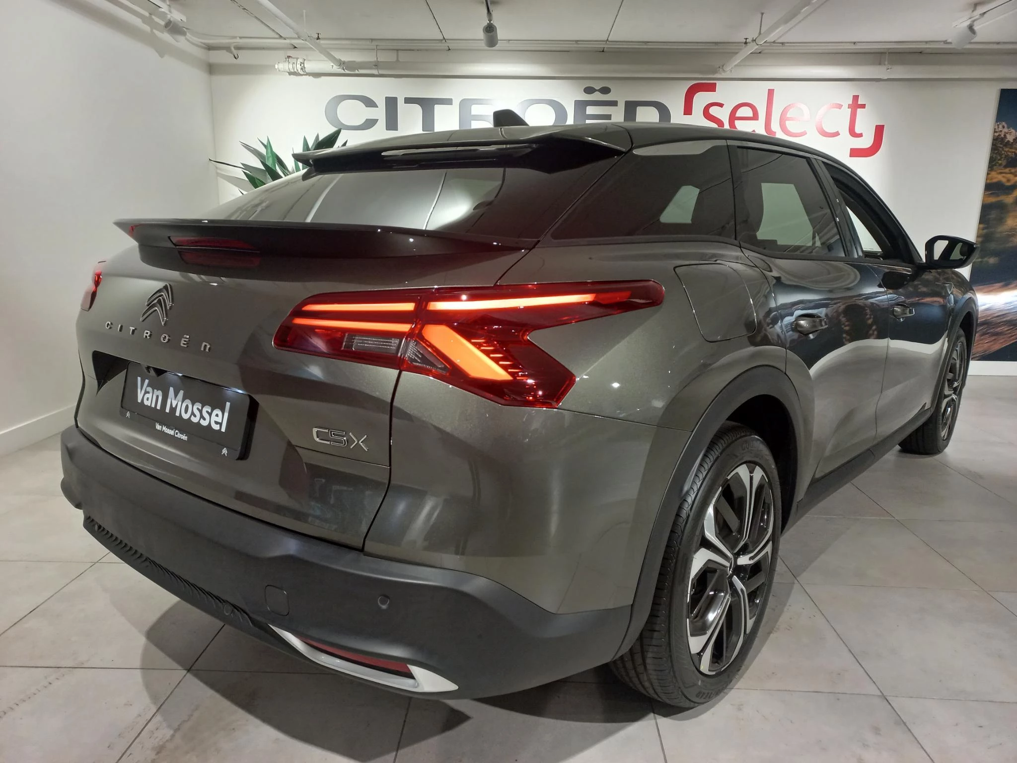 Citroën C5X met kenteken X-520-NH – autofoto 4