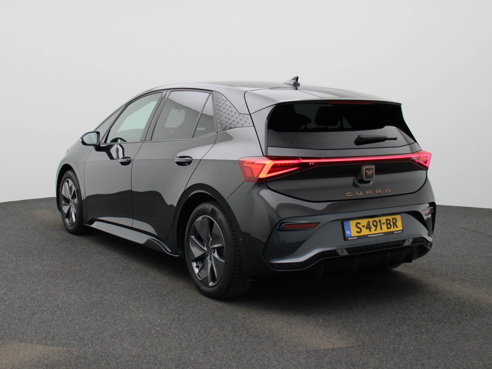 CUPRA Born – autofoto 3