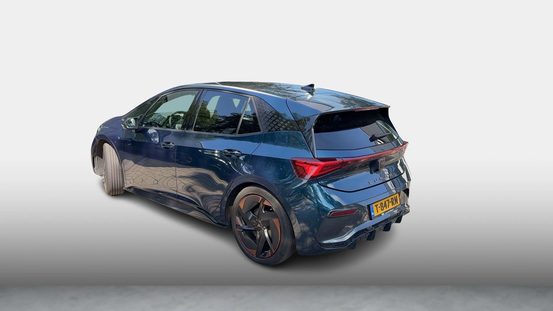 CUPRA Born – autofoto 4