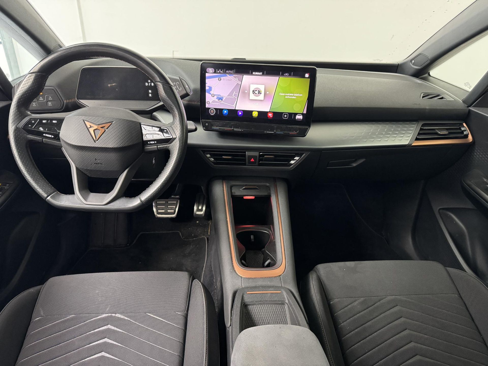 CUPRA Born met kenteken R-567-BK – autofoto 3