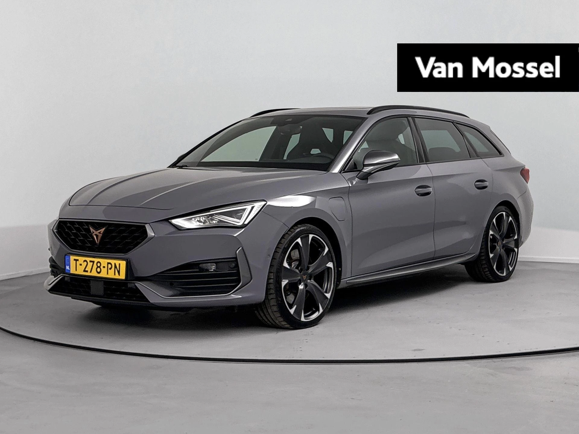 CUPRA LeonSportstourer met kenteken 59 – autofoto 2