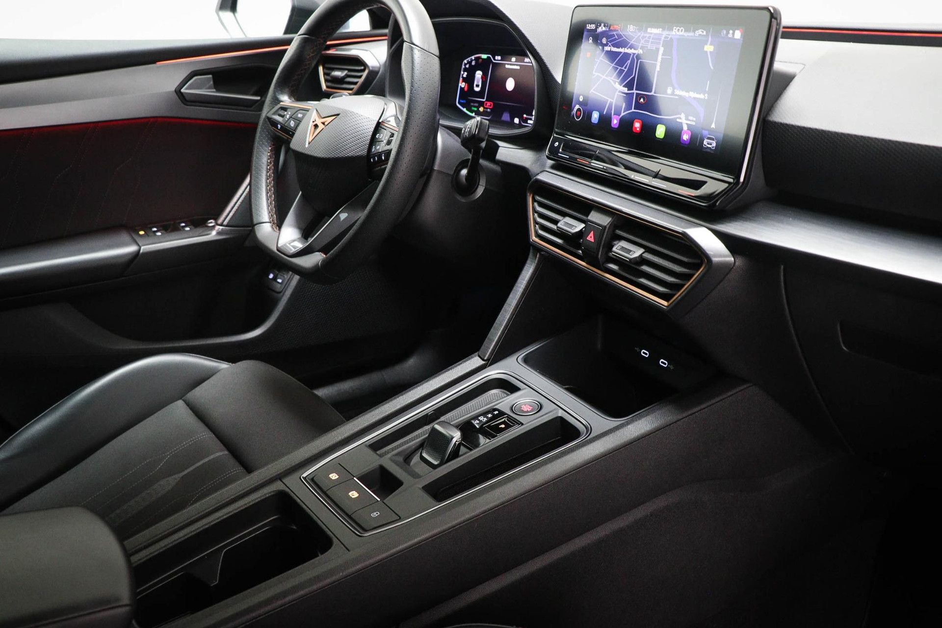 CUPRA LeonSportstourer met kenteken S-103-LZ – autofoto 3