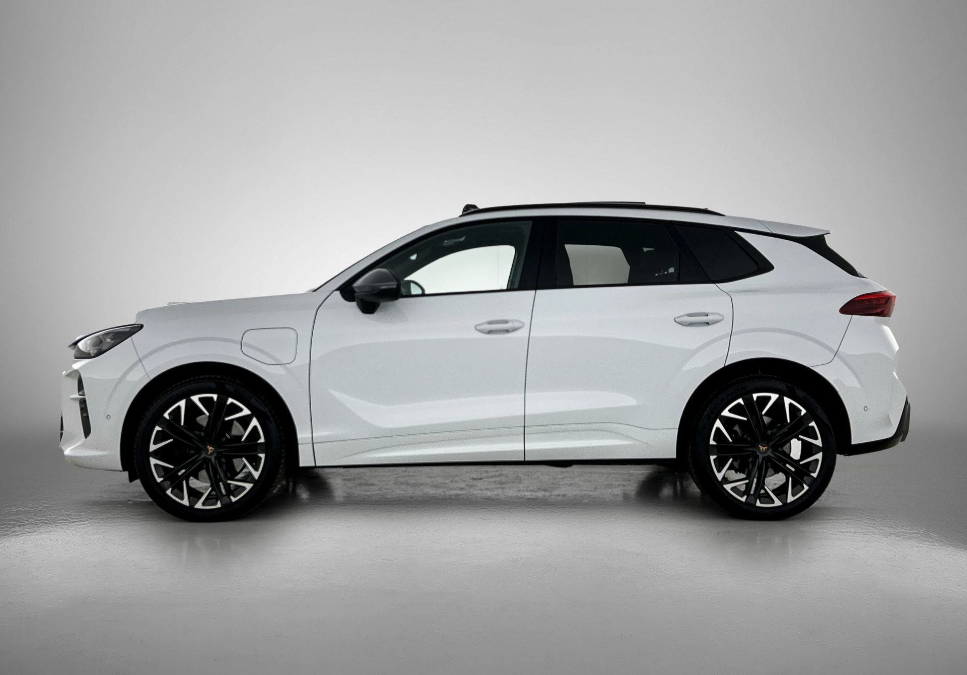 CUPRA Terramar met kenteken 04100 – autofoto 4