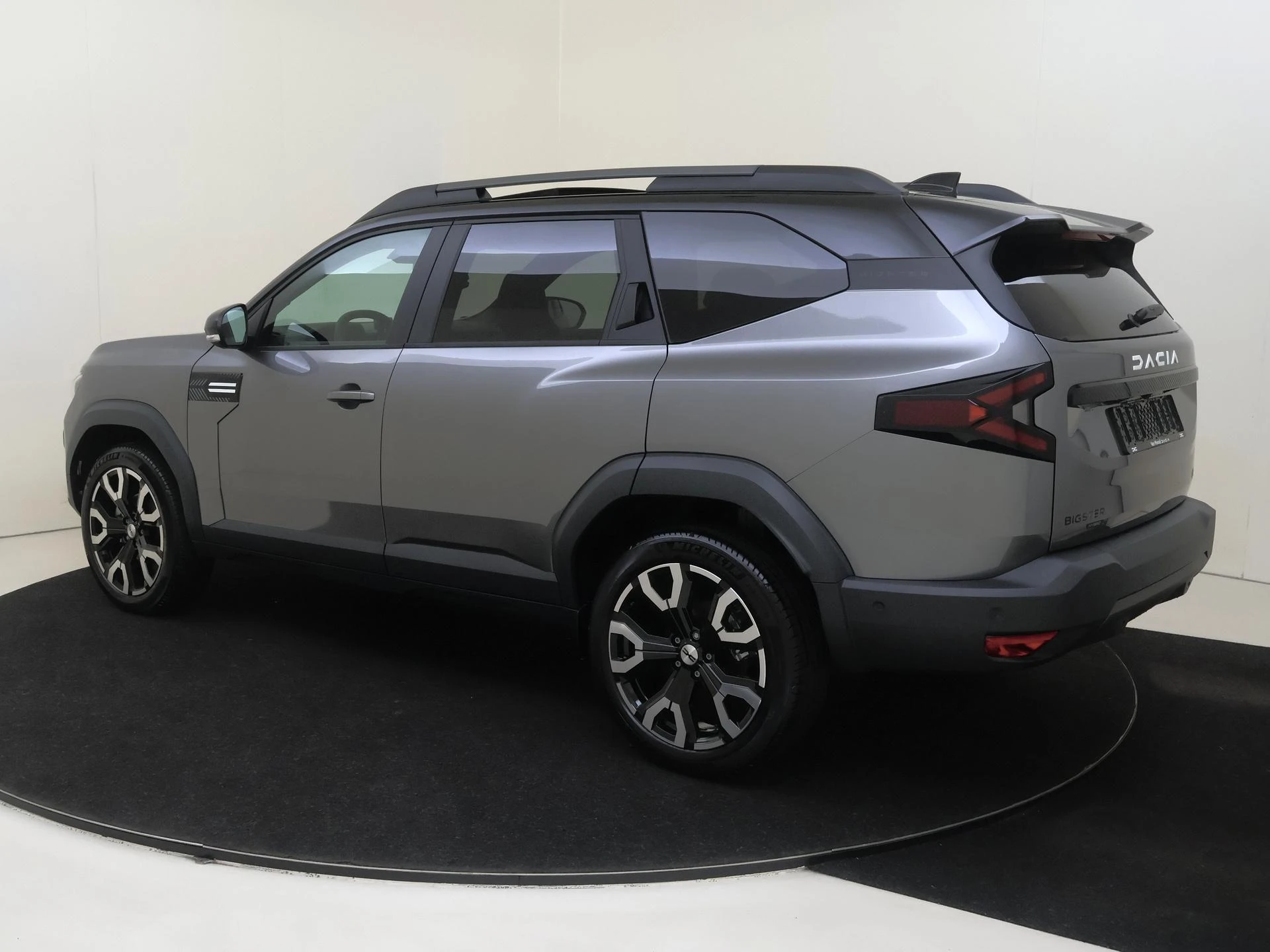 Dacia Bigster met kenteken KTS-32-T – autofoto 4