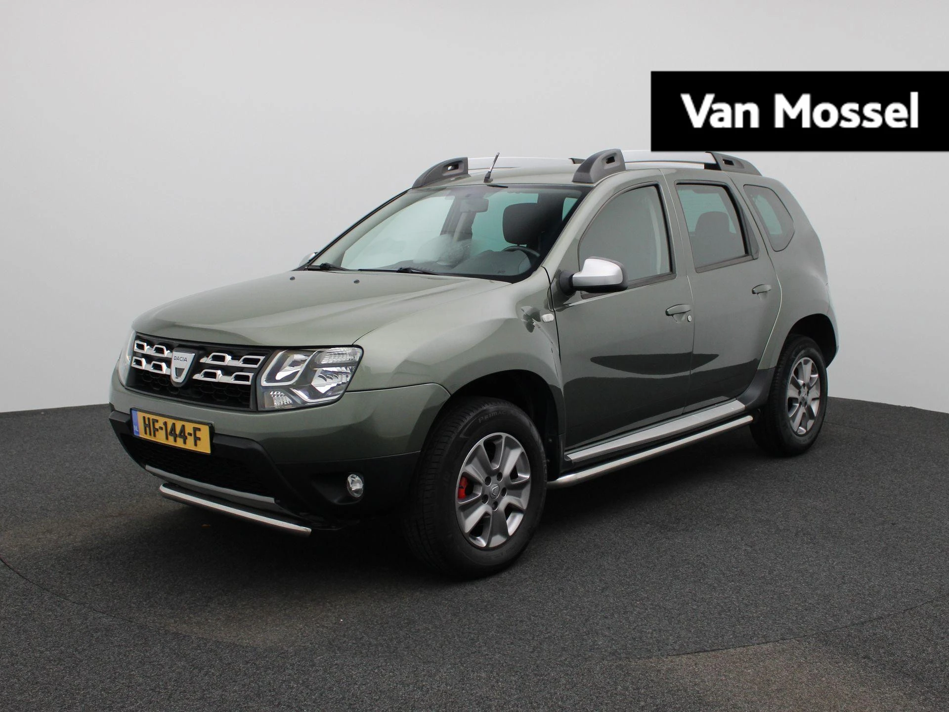 Dacia Duster met kenteken 61100 – autofoto 2