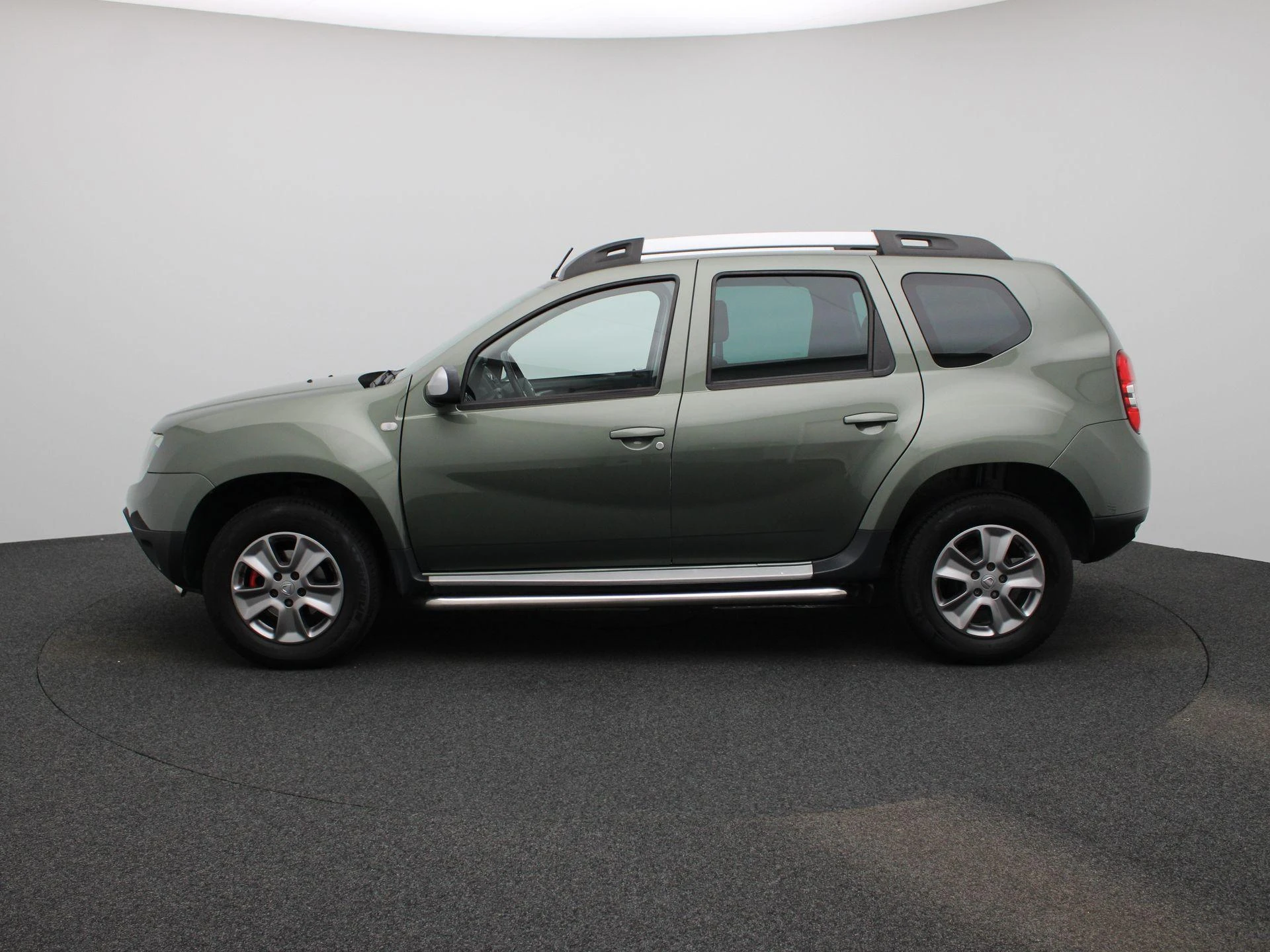Dacia Duster met kenteken 61100 – autofoto 5