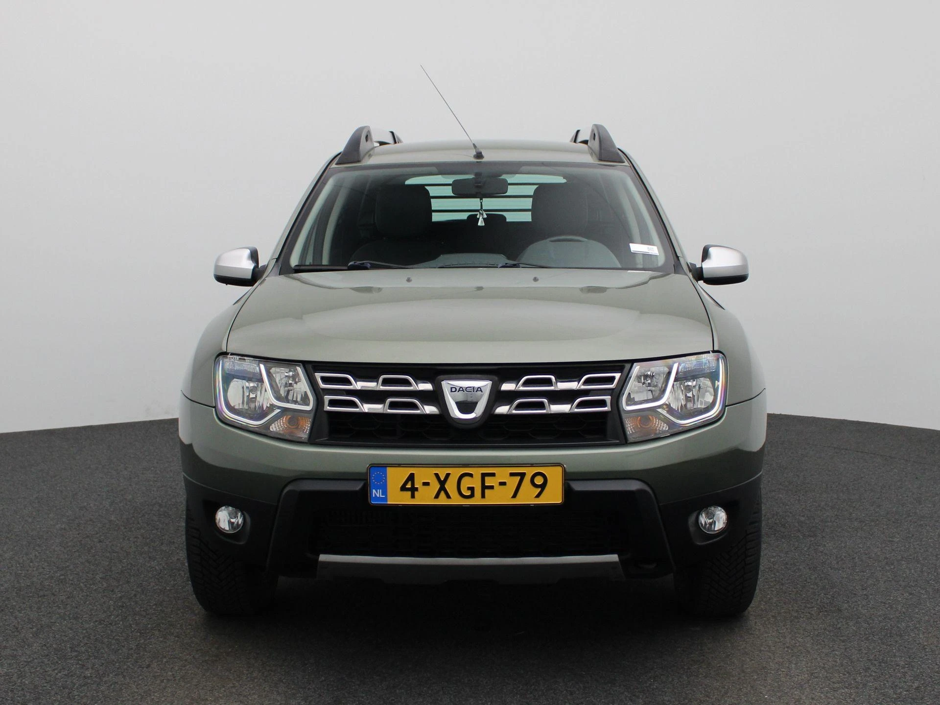 Dacia Duster met kenteken 63100 – autofoto 4