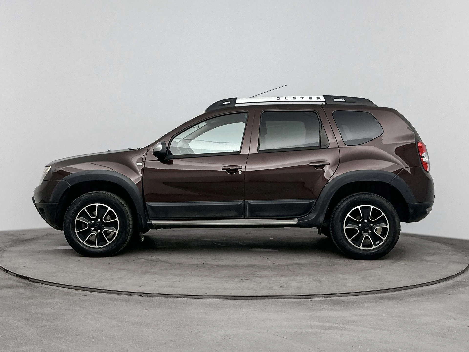 Dacia Duster met kenteken 73100 – autofoto 3