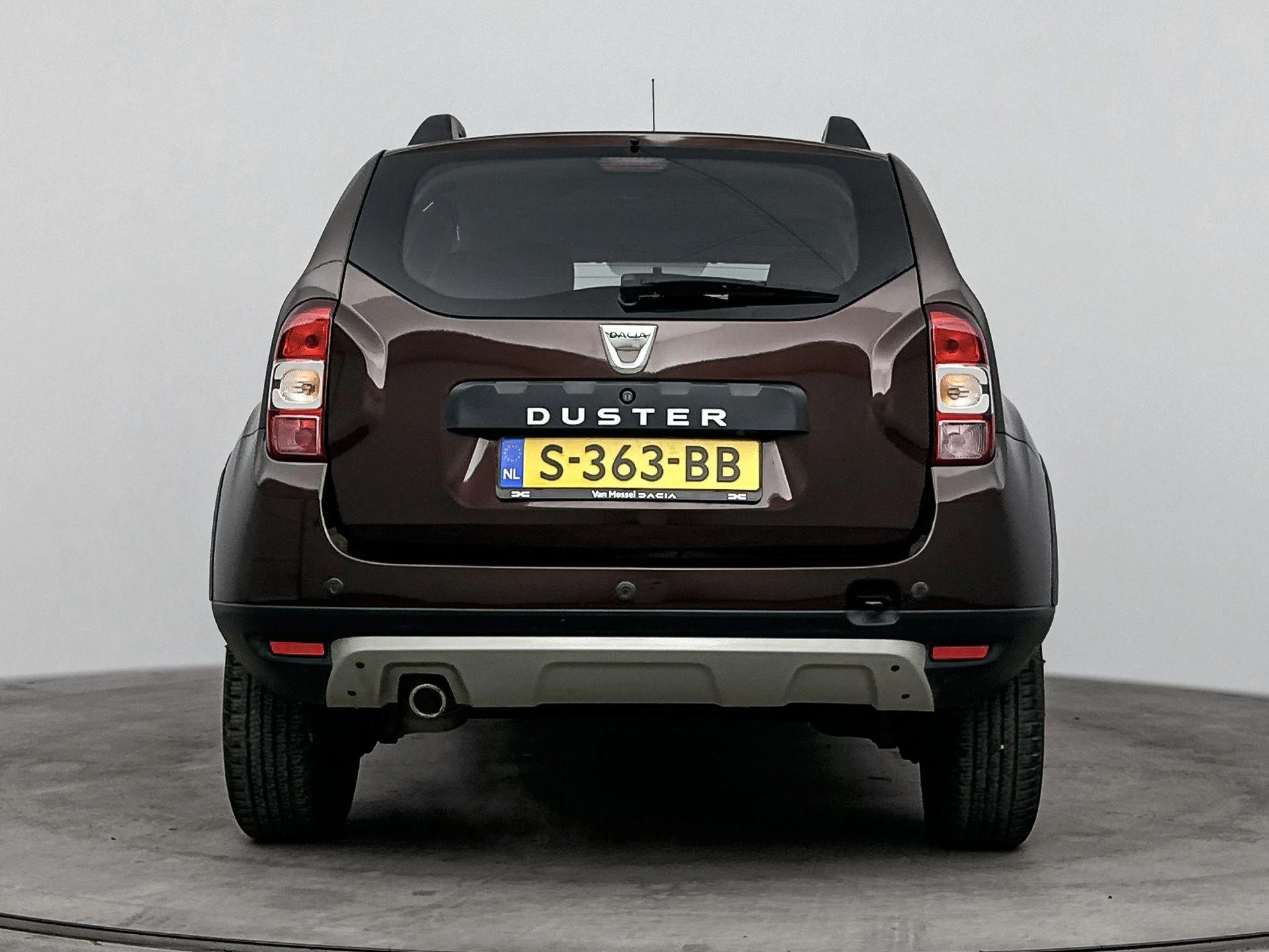 Dacia Duster met kenteken 73100 – autofoto 4