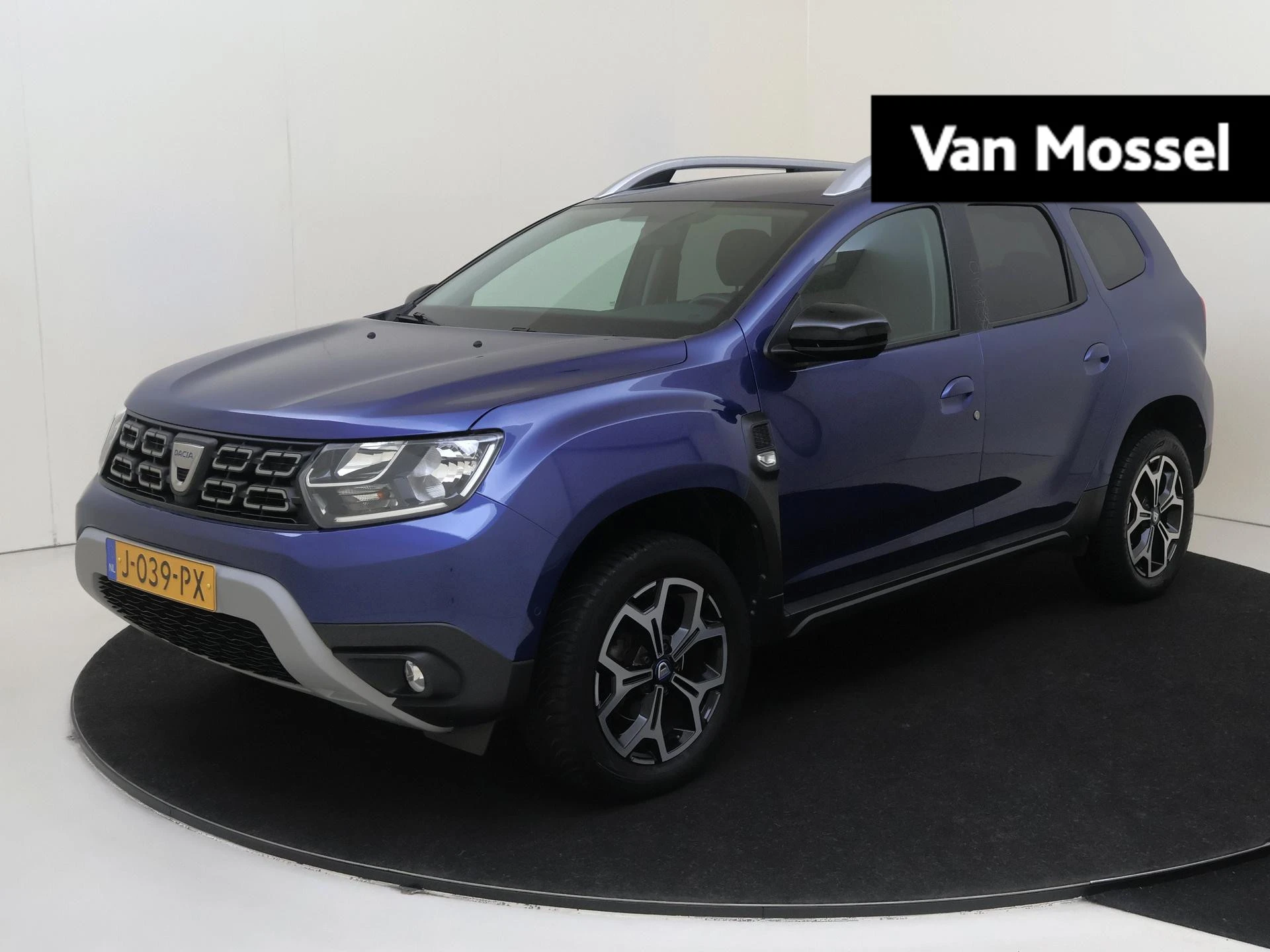 Dacia Duster met kenteken J-039-PX – autofoto 2