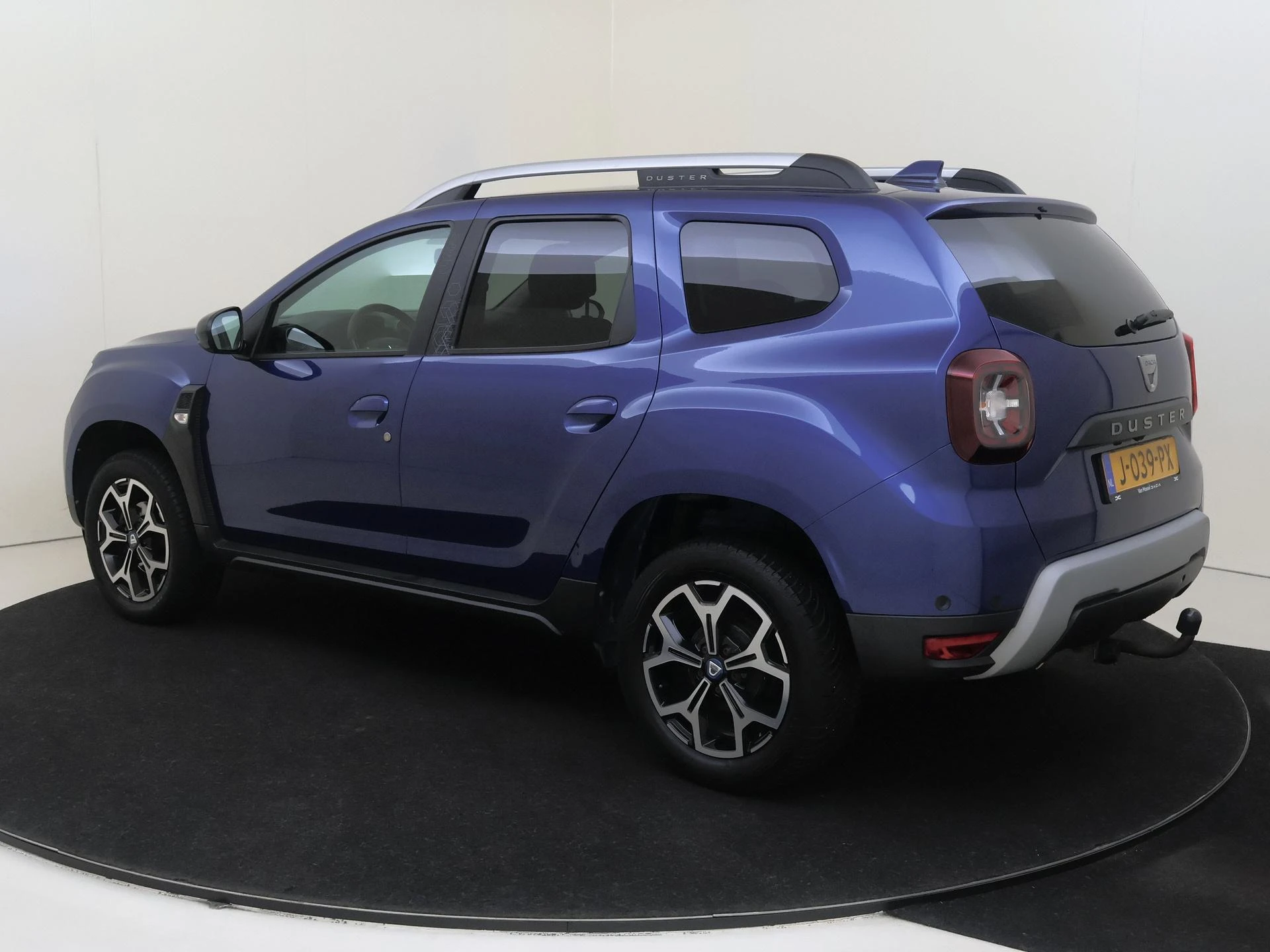 Dacia Duster met kenteken J-039-PX – autofoto 4