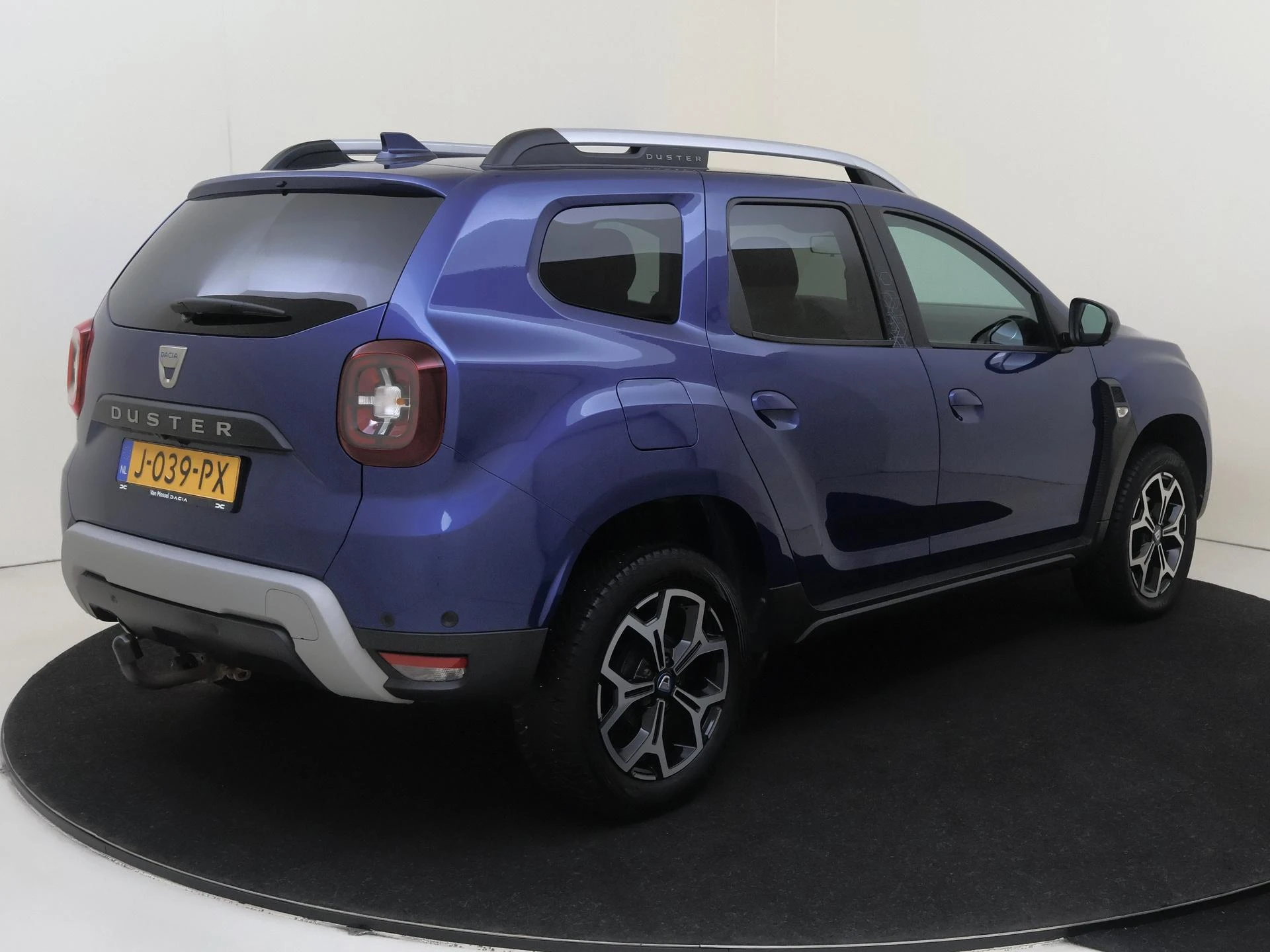 Dacia Duster met kenteken J-039-PX – autofoto 5