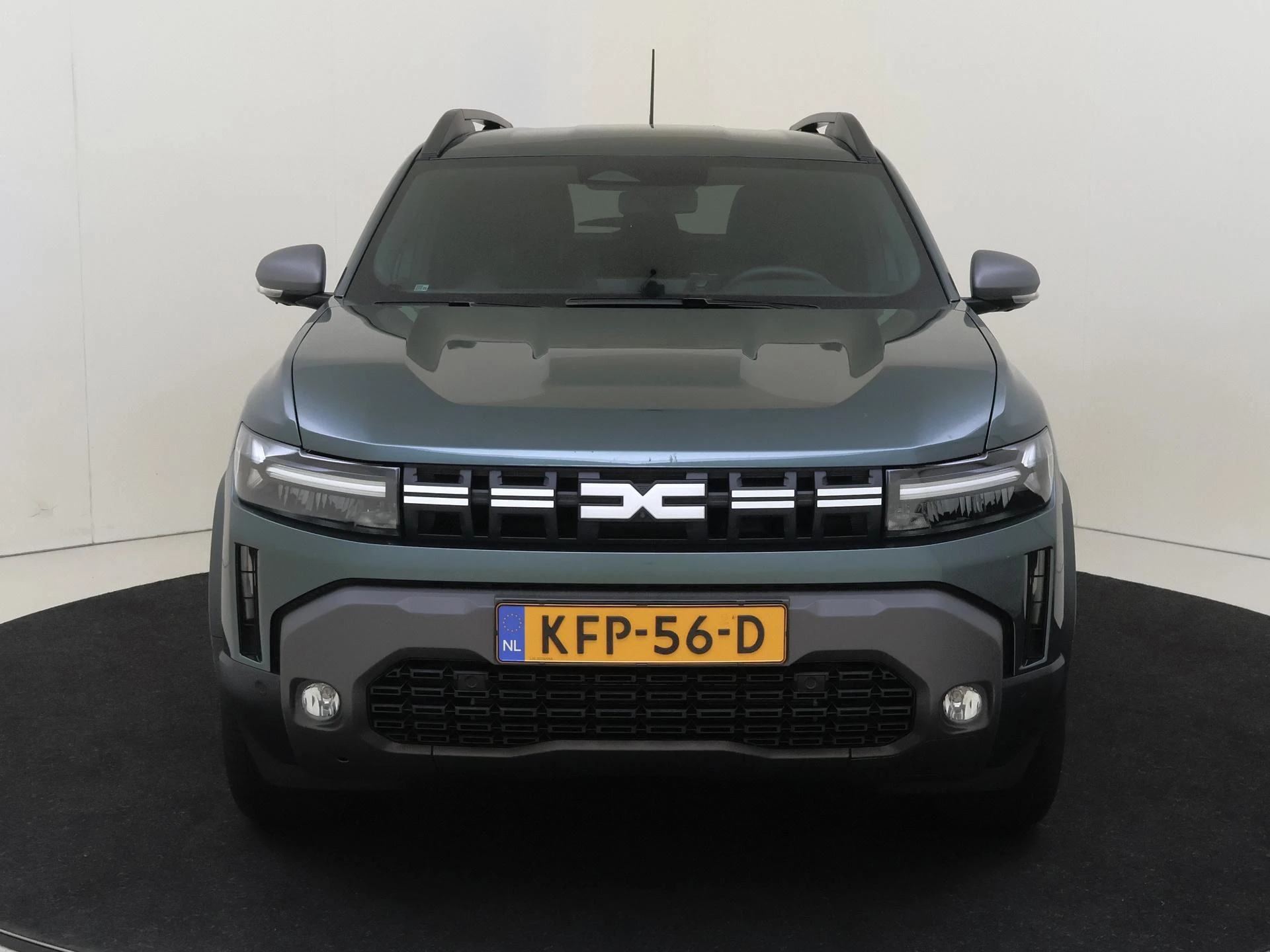 Dacia Duster met kenteken KFP-56-D – autofoto 3