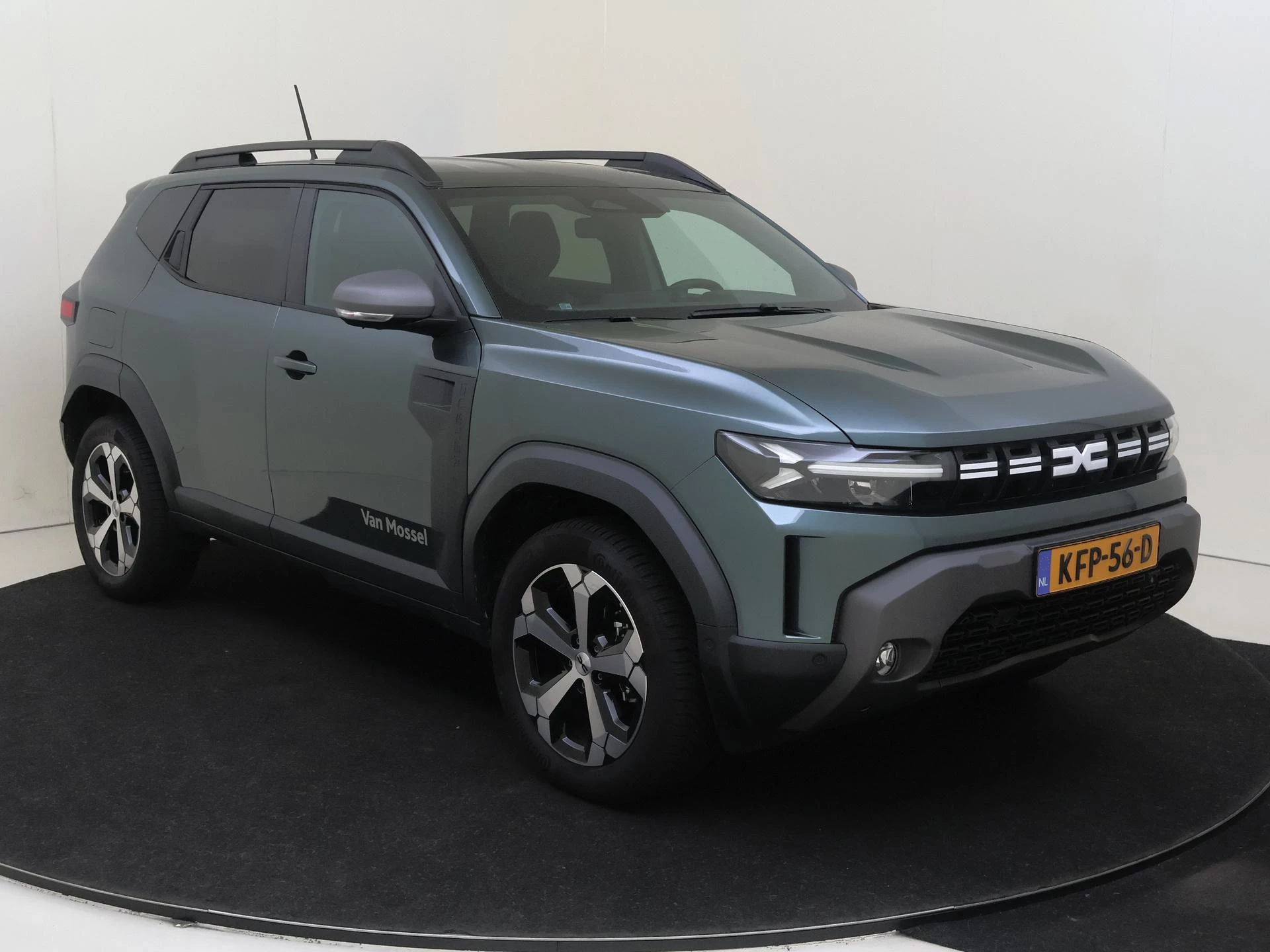 Dacia Duster met kenteken KFP-56-D – autofoto 4