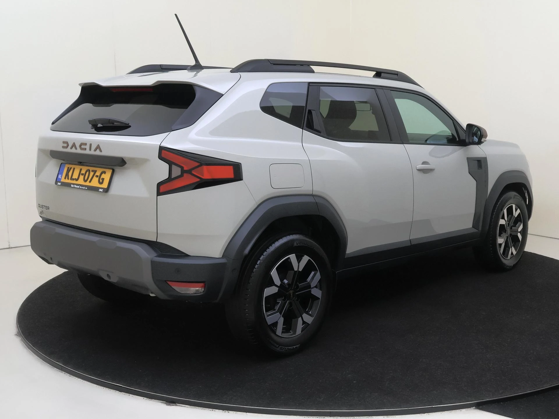 Dacia Duster met kenteken KLJ-07-G – autofoto 5