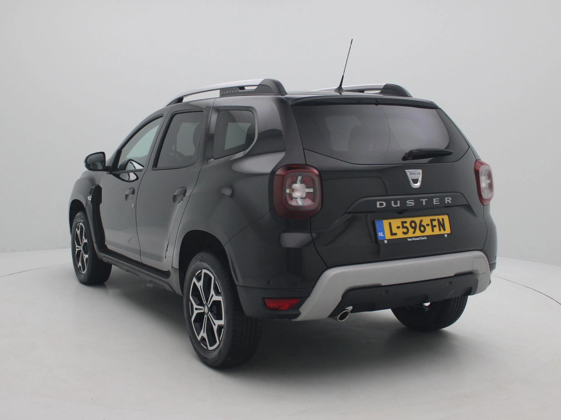 Dacia Duster met kenteken L-596-FN – autofoto 3