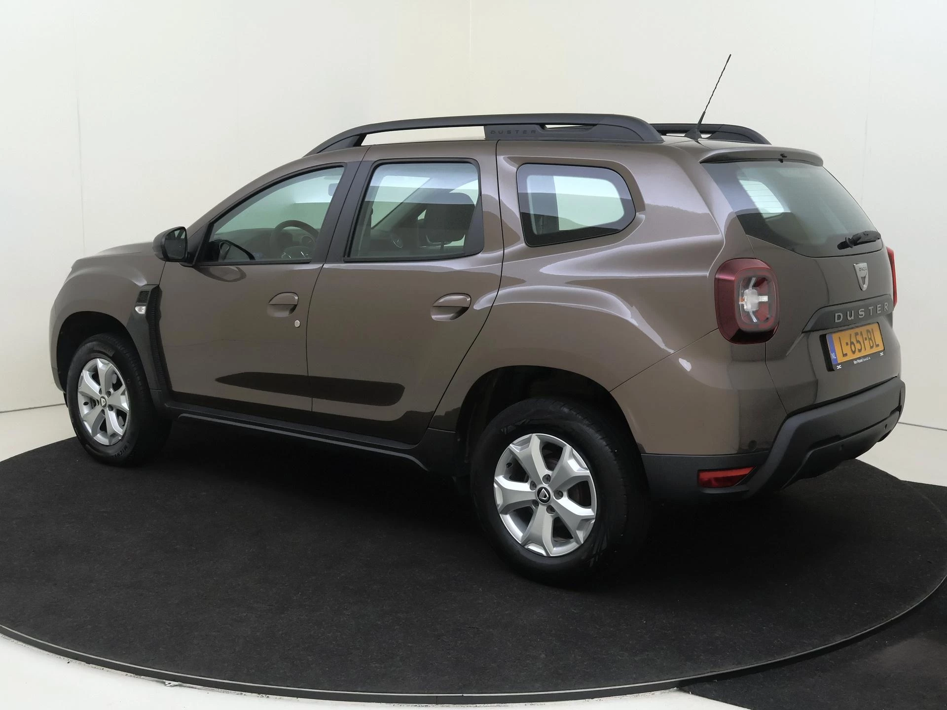 Dacia Duster met kenteken L-651-BL – autofoto 4