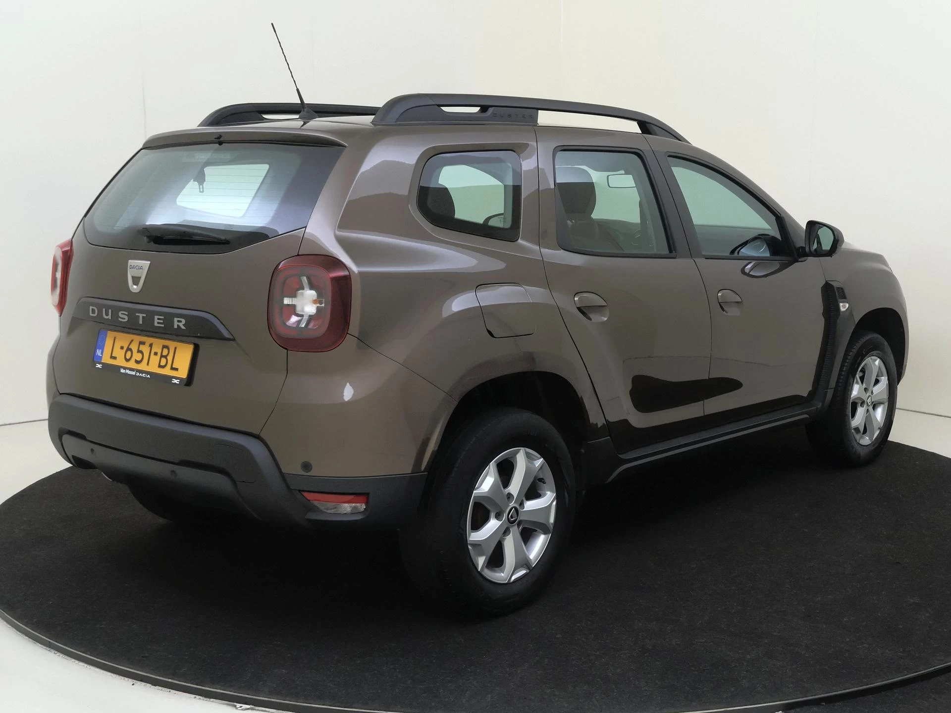 Dacia Duster met kenteken L-651-BL – autofoto 5