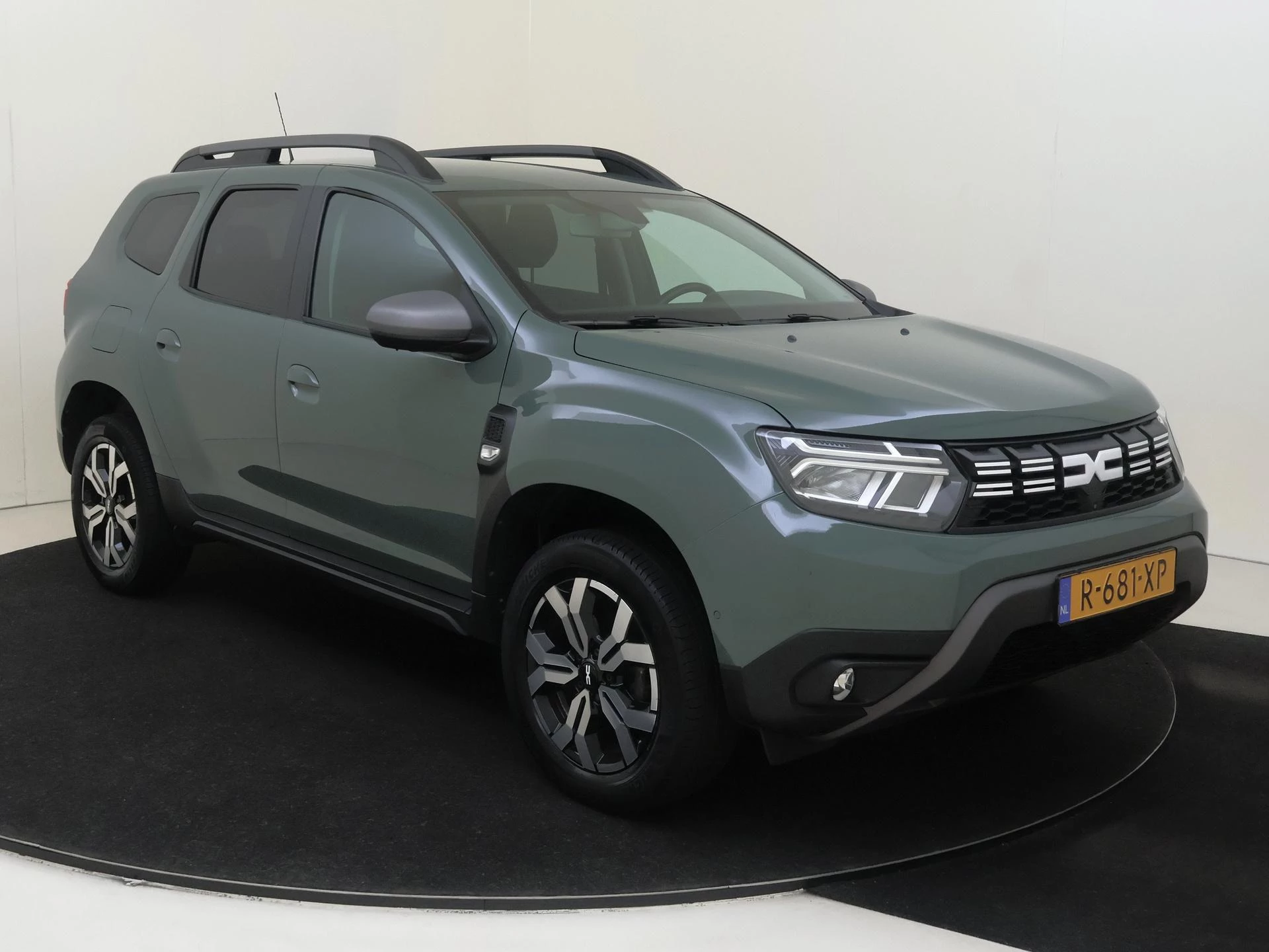 Dacia Duster met kenteken R-681-XP – autofoto 4