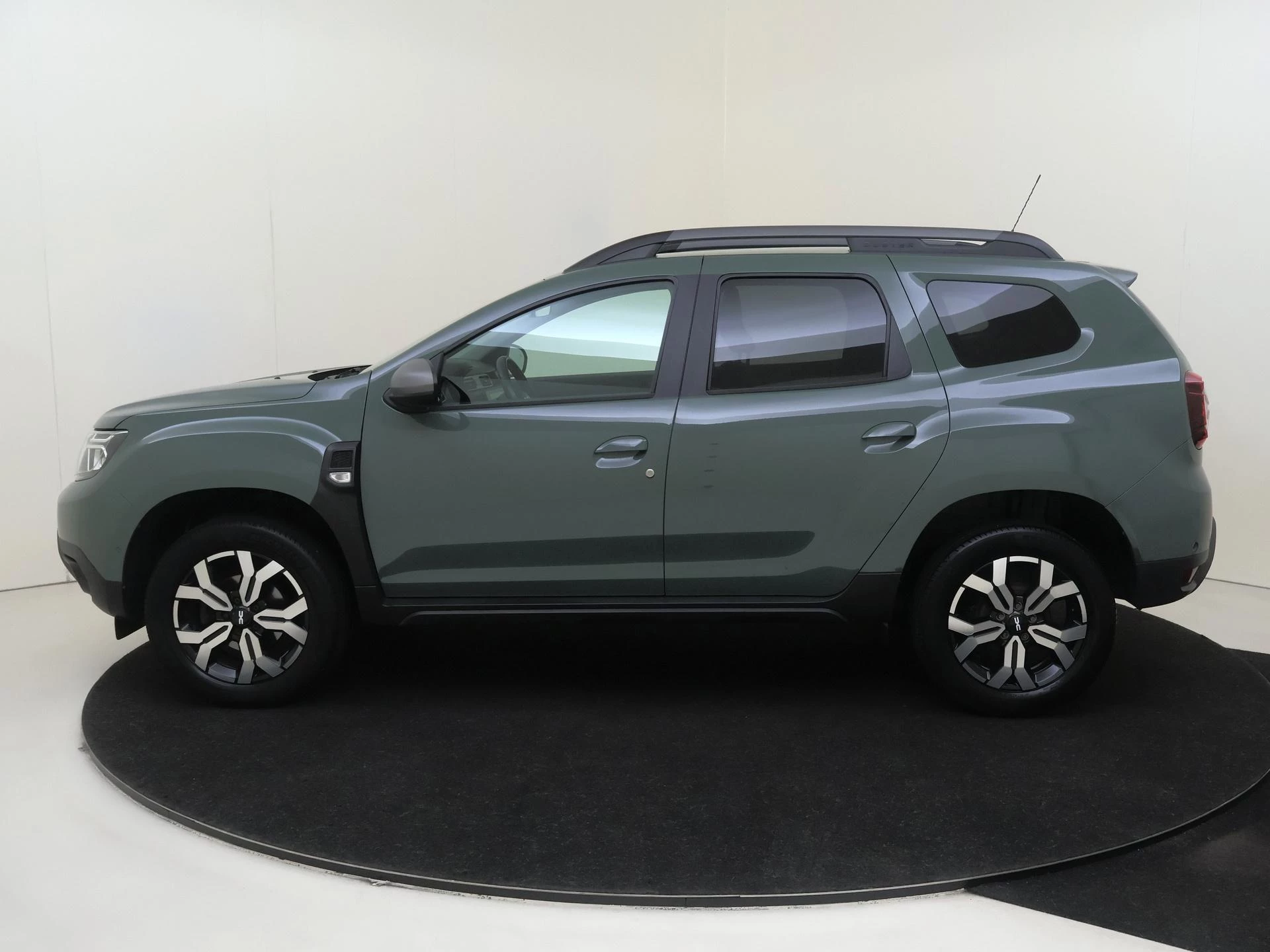 Dacia Duster met kenteken R-681-XP – autofoto 5