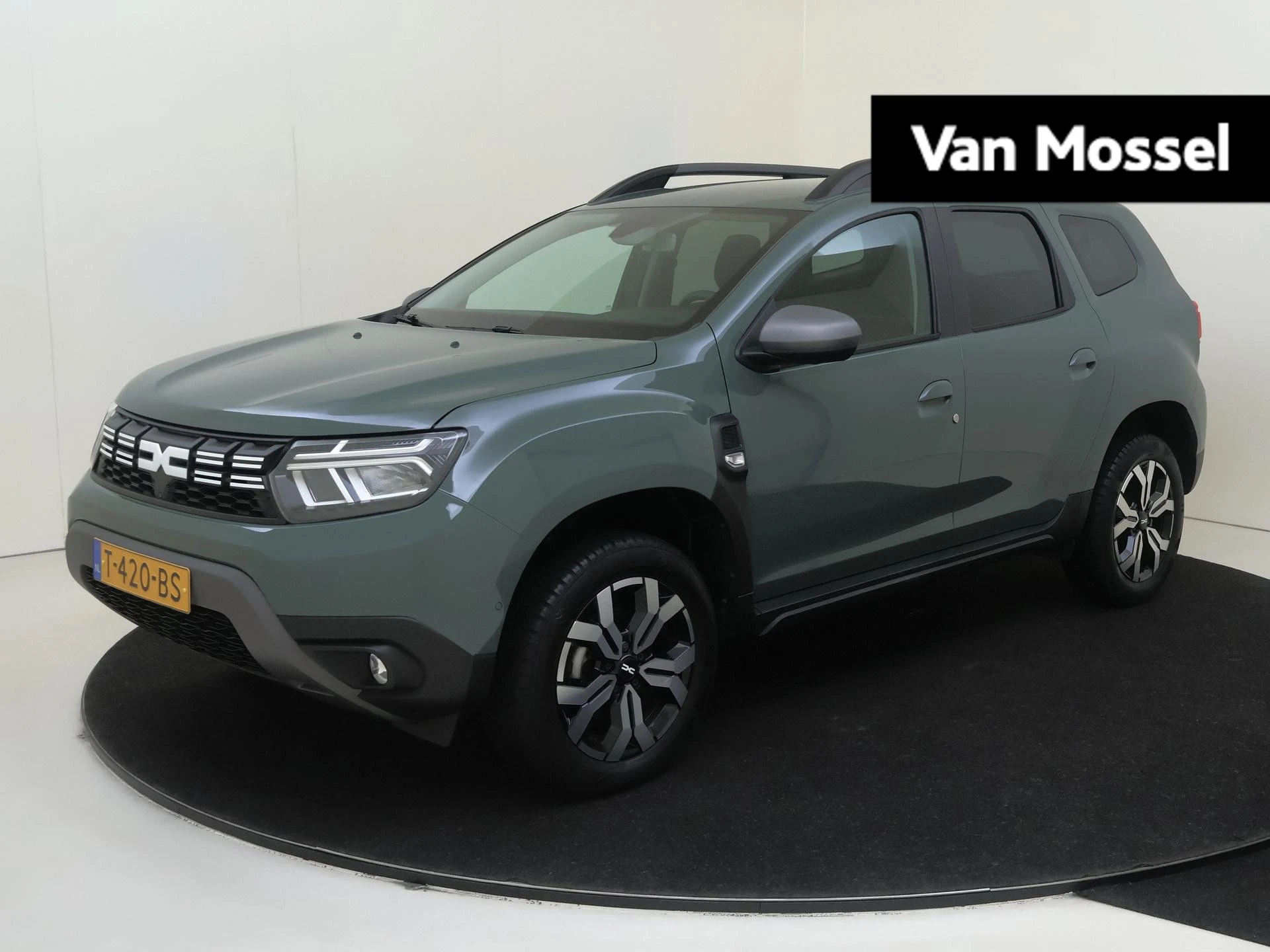 Dacia Duster financial lease – kenteken T-420-BS