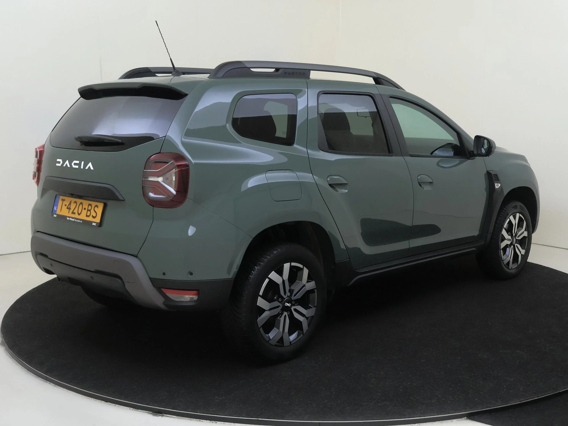 Dacia Duster met kenteken T-420-BS – autofoto 4