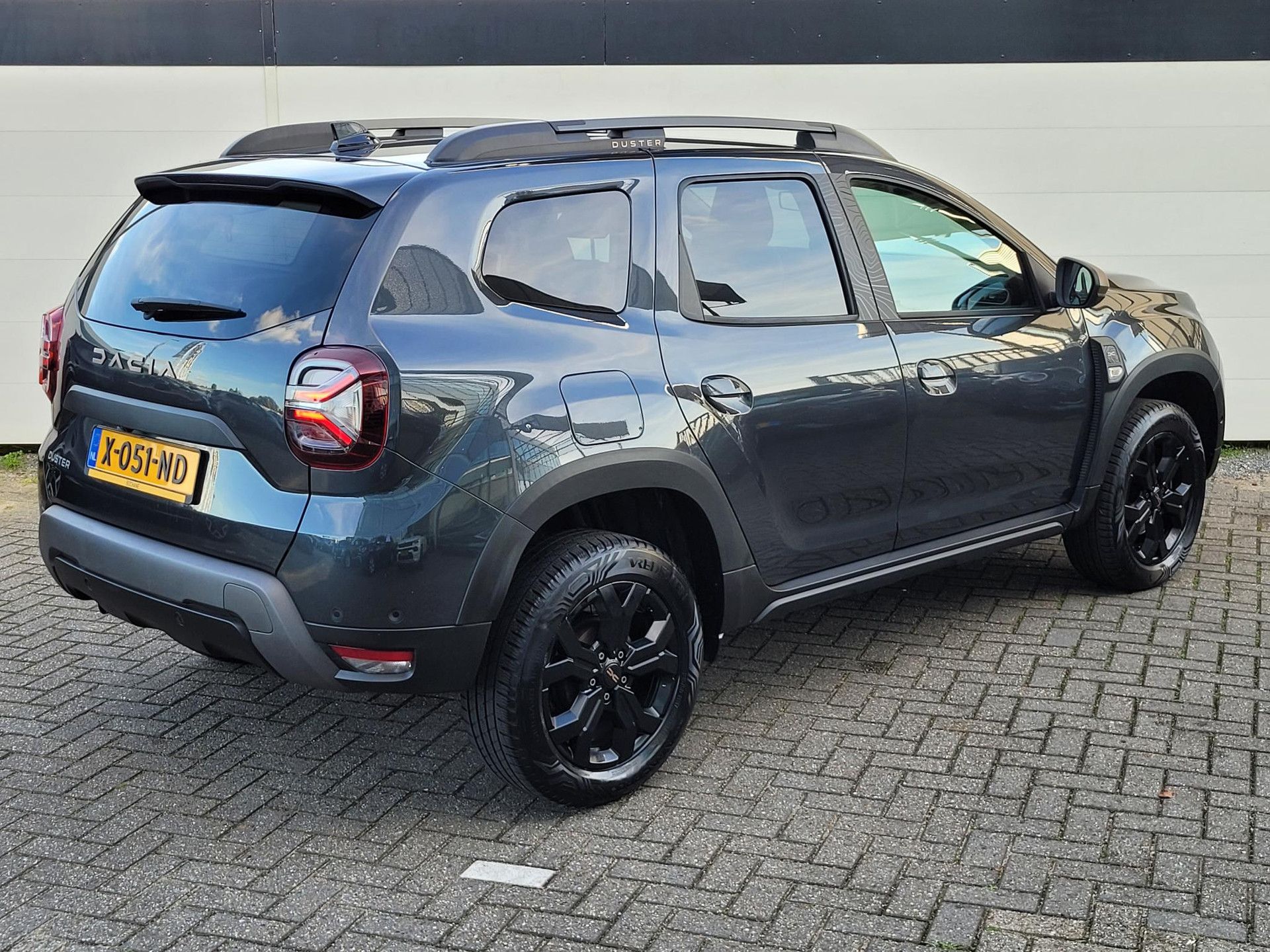Dacia Duster met kenteken X-051-ND – autofoto 4