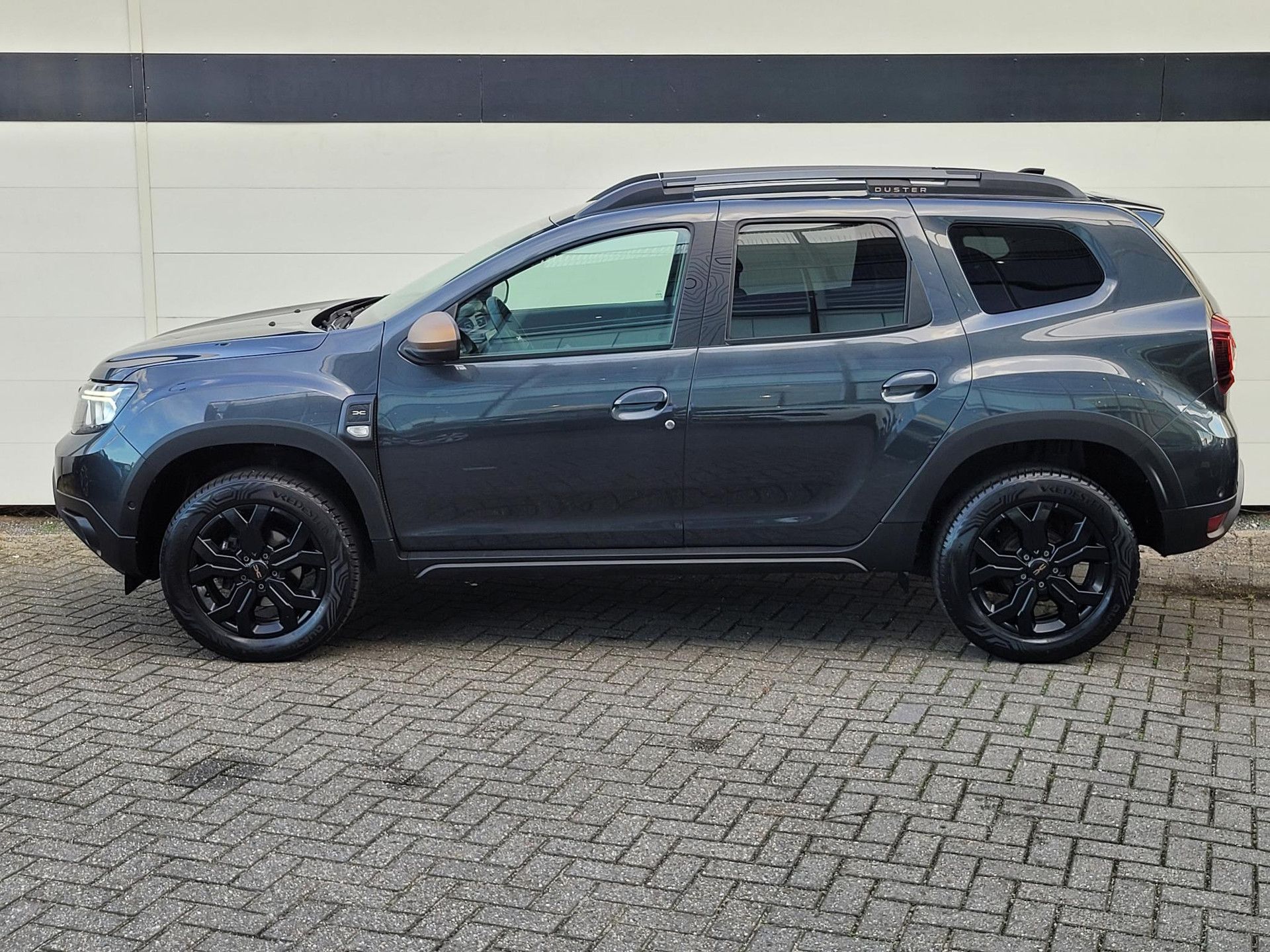 Dacia Duster met kenteken X-051-ND – autofoto 5