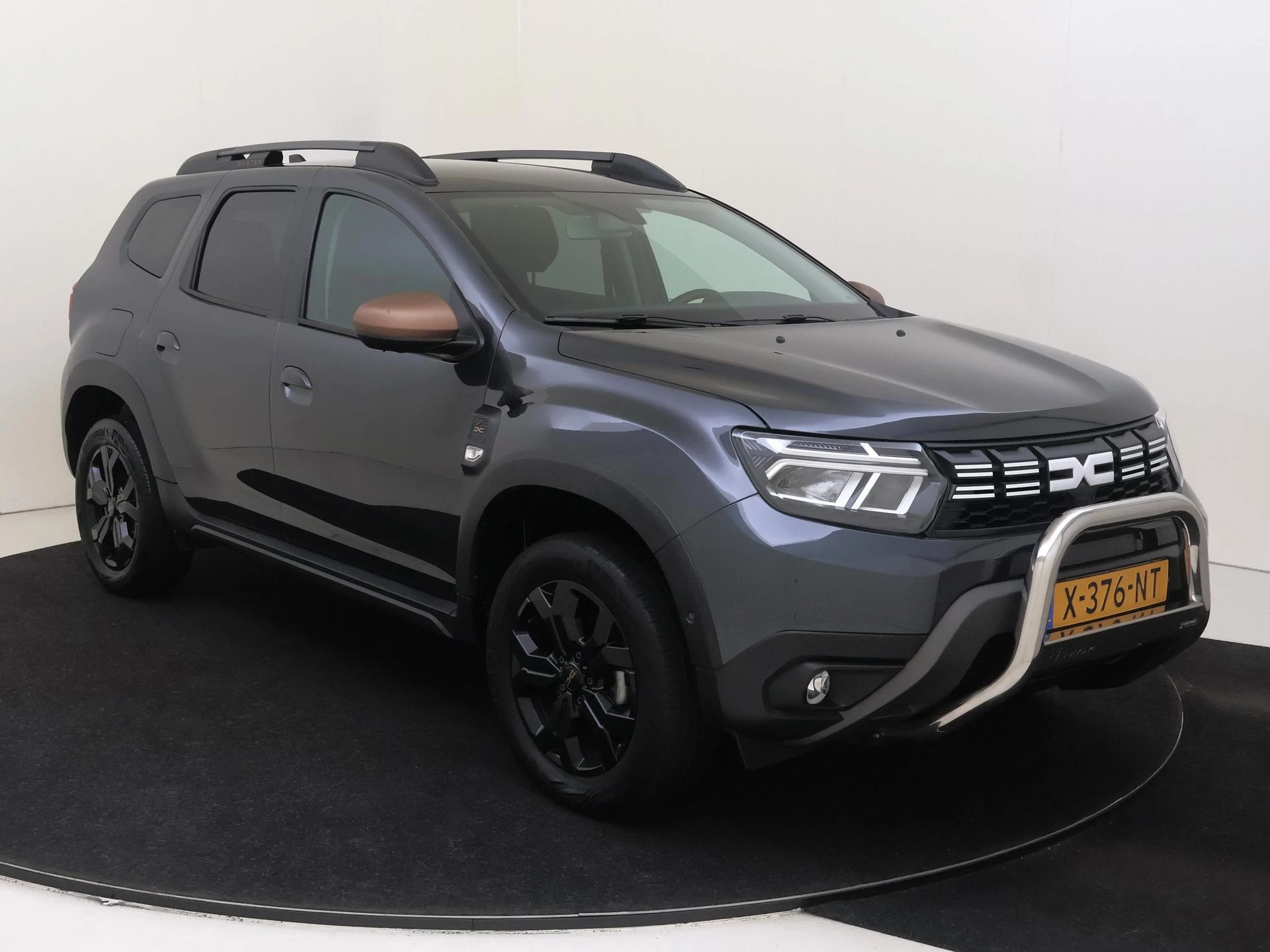 Dacia Duster met kenteken X-376-NT – autofoto 3